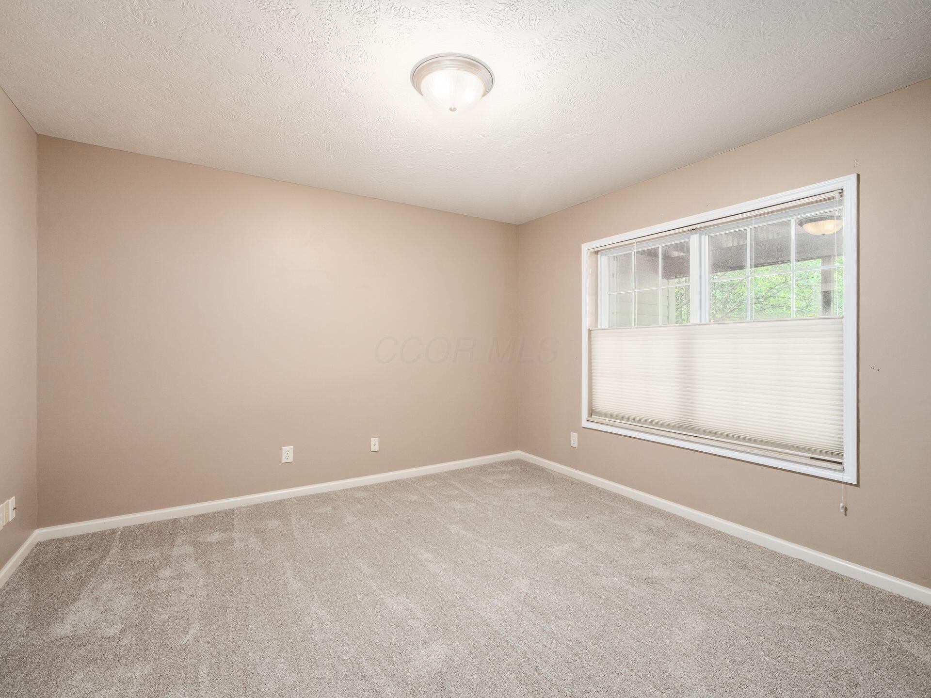 7338 Deer Valley Crossing Property Photo 32