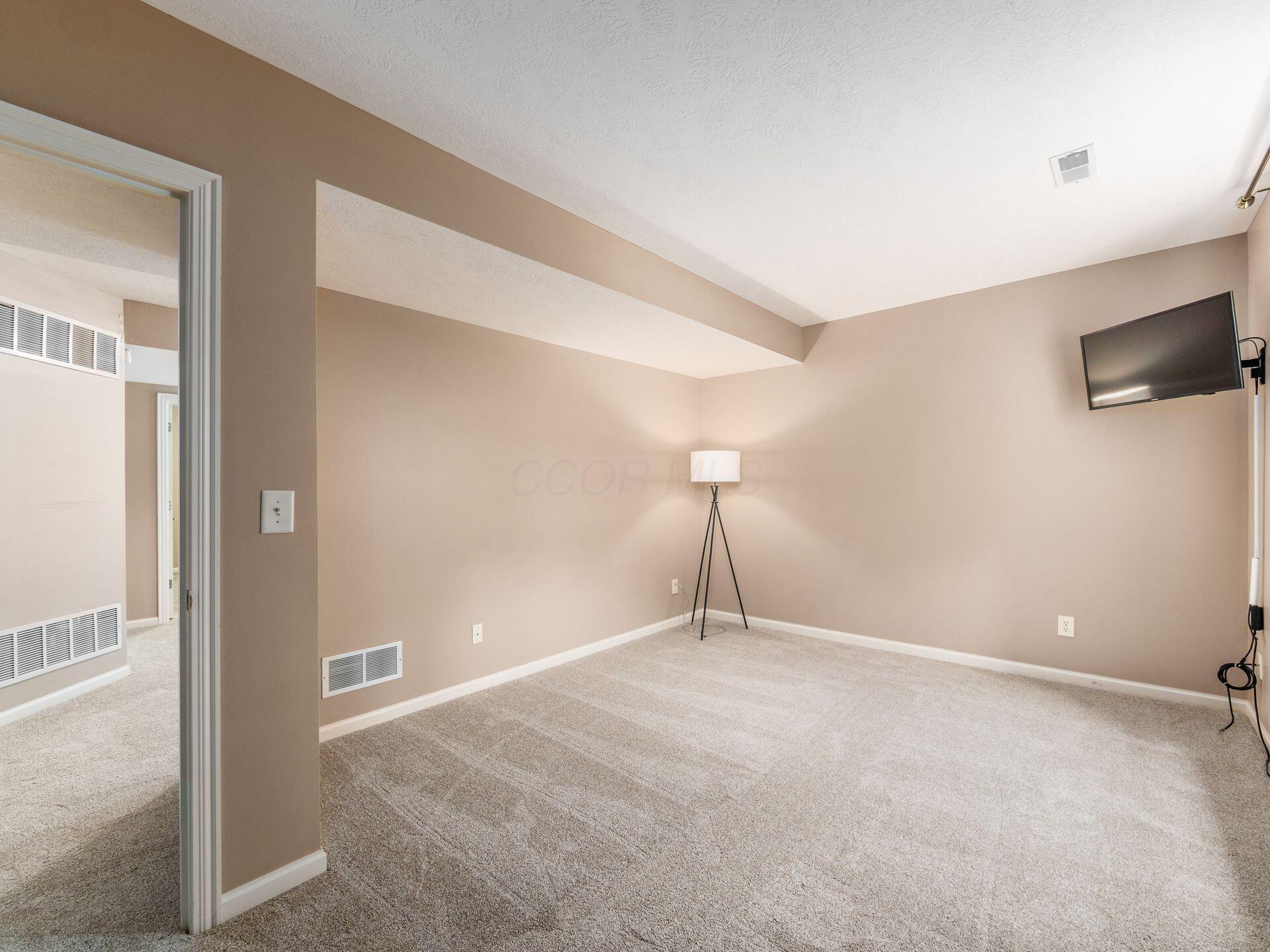 7338 Deer Valley Crossing Property Photo 33