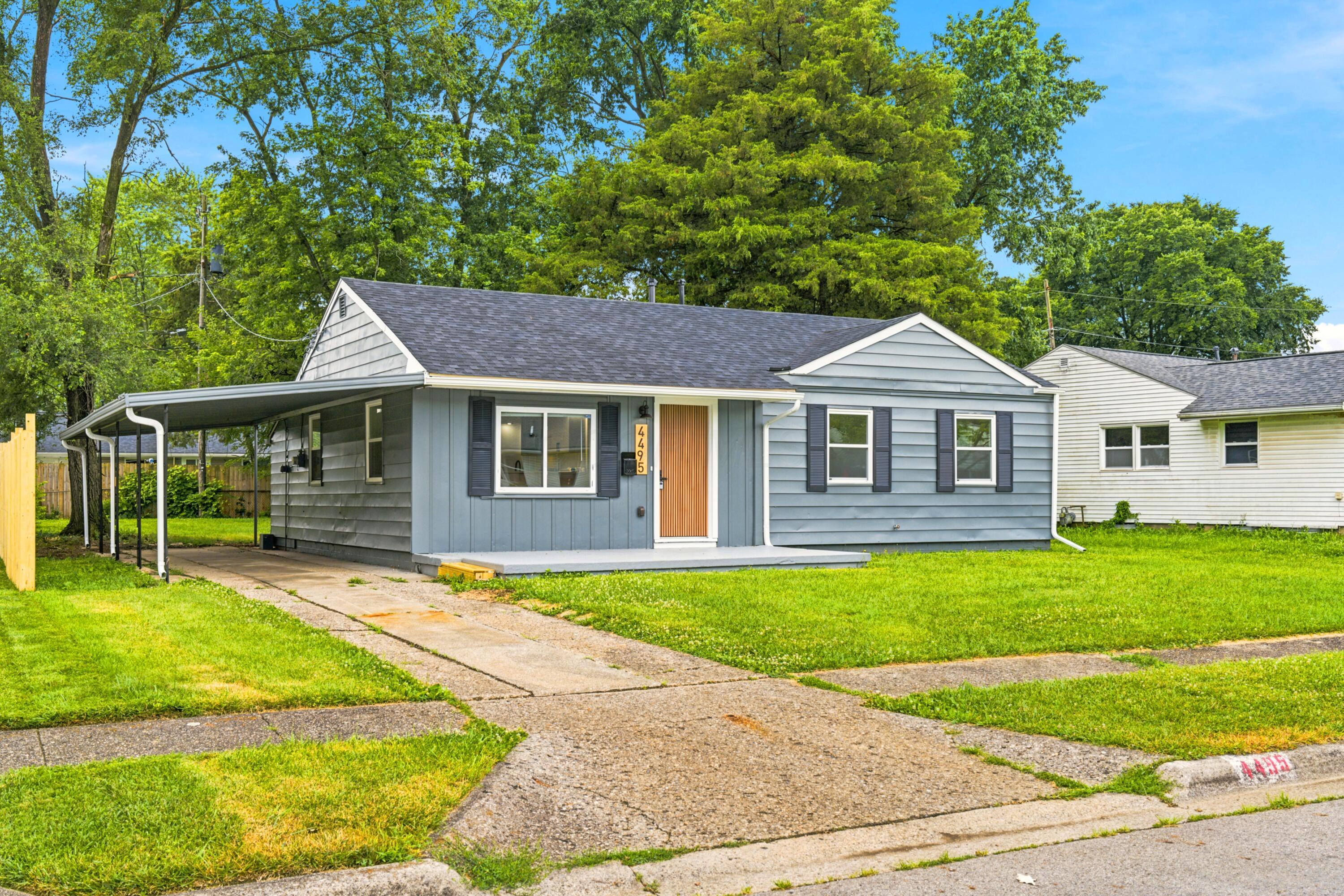 4495 Grimsby Road Property Photo 1