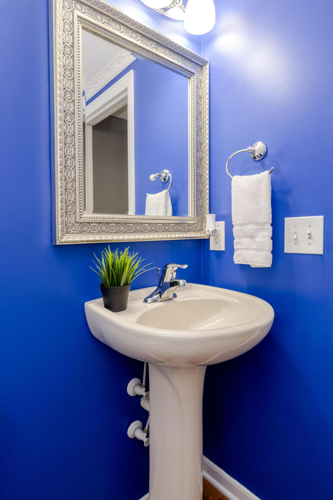 5725 Triplett Square Property Photo 6