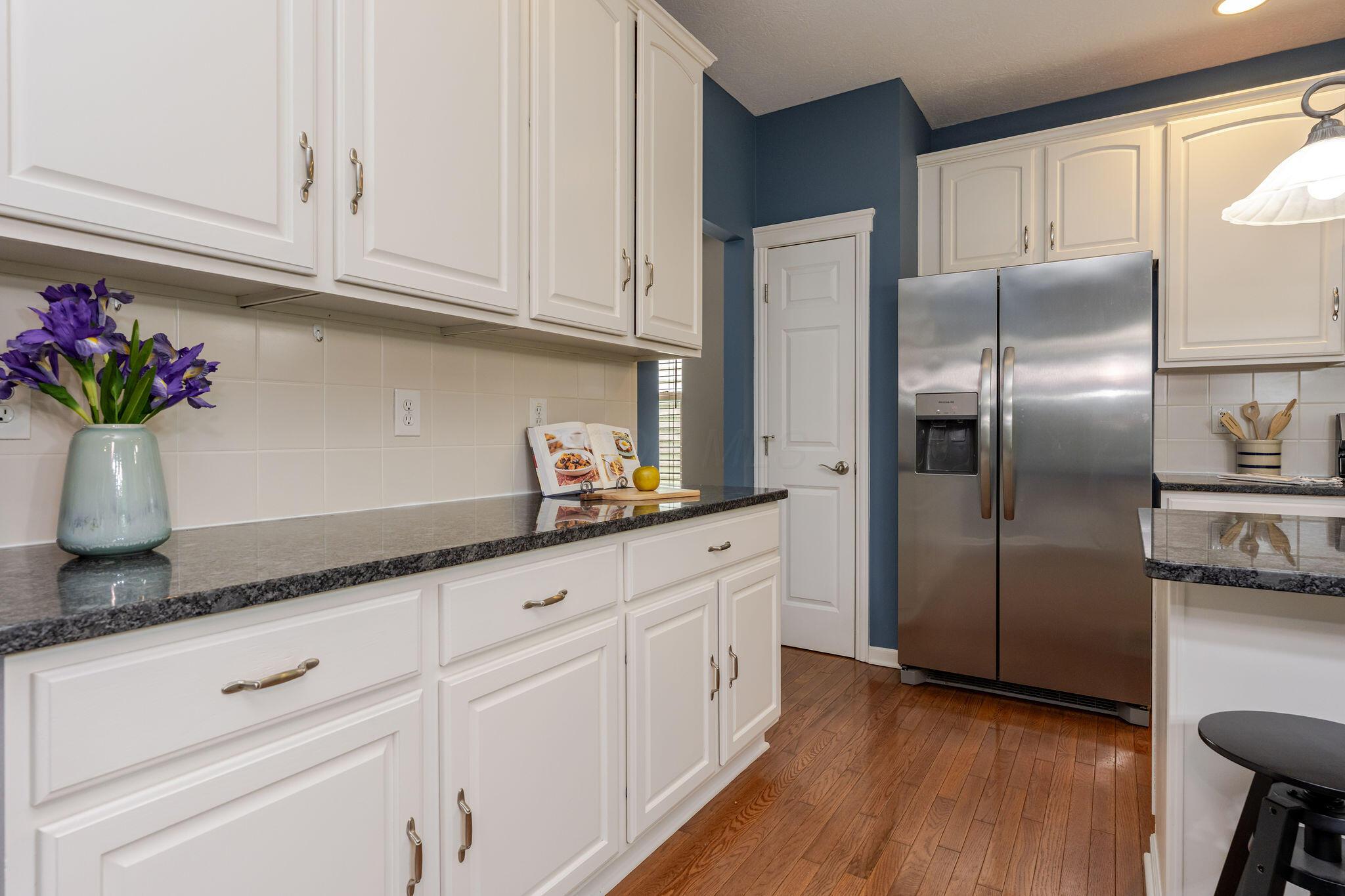 5725 Triplett Square Property Photo 13