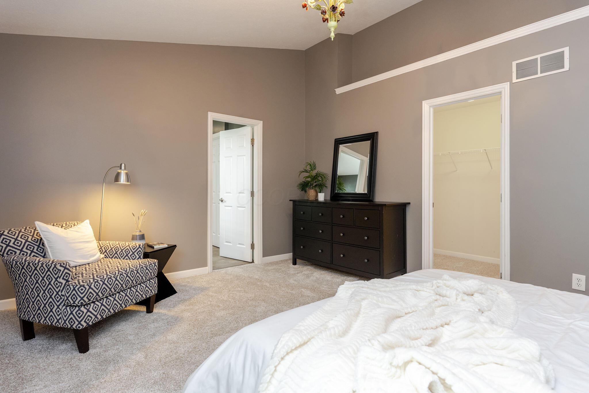 5725 Triplett Square Property Photo 23