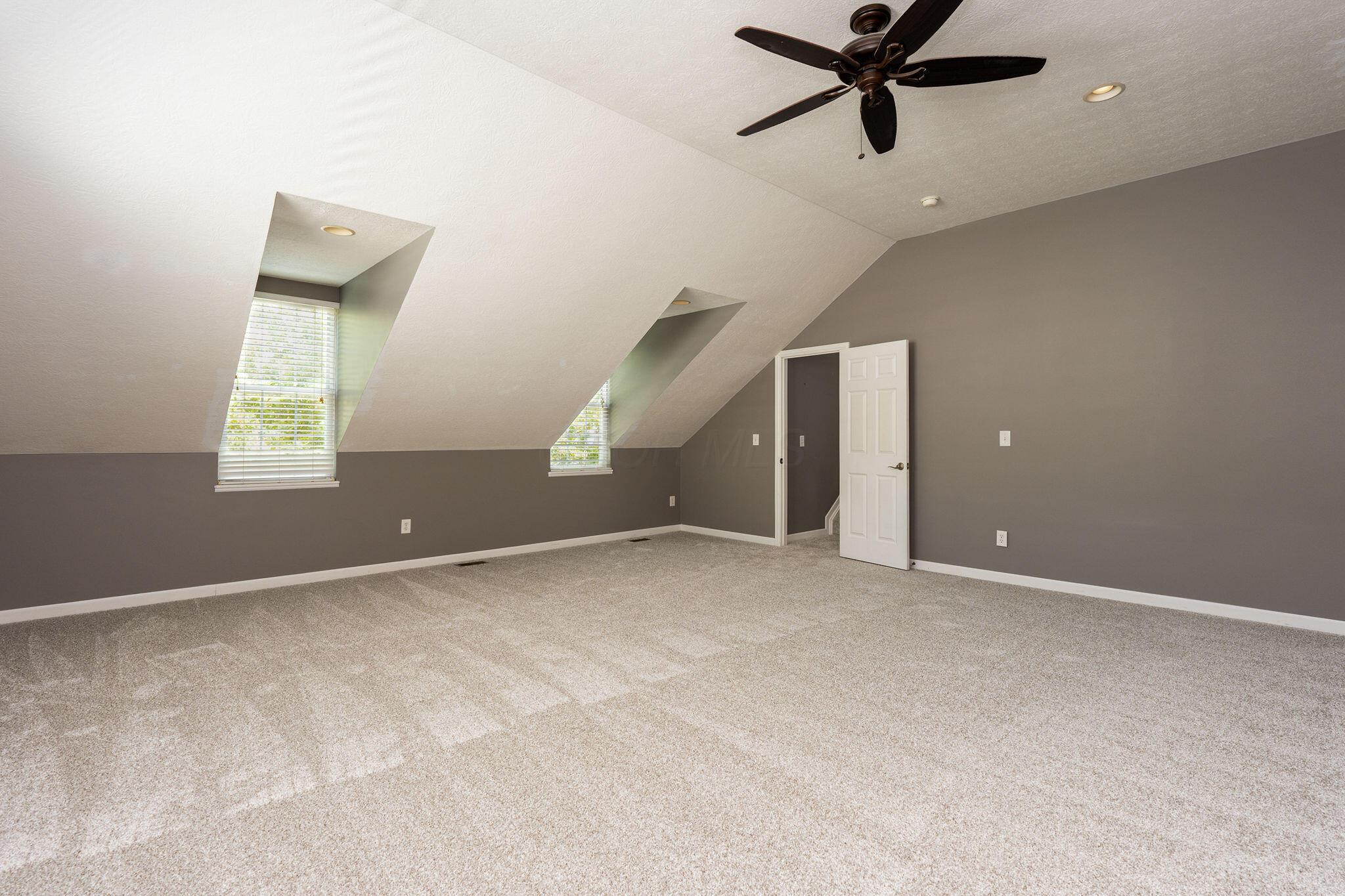 5725 Triplett Square Property Photo 33