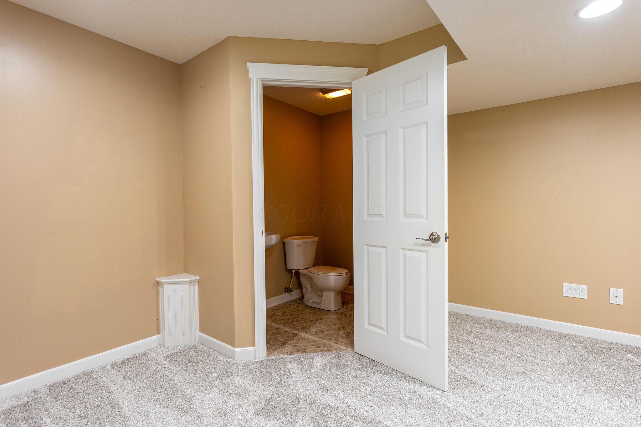 5725 Triplett Square Property Photo 39
