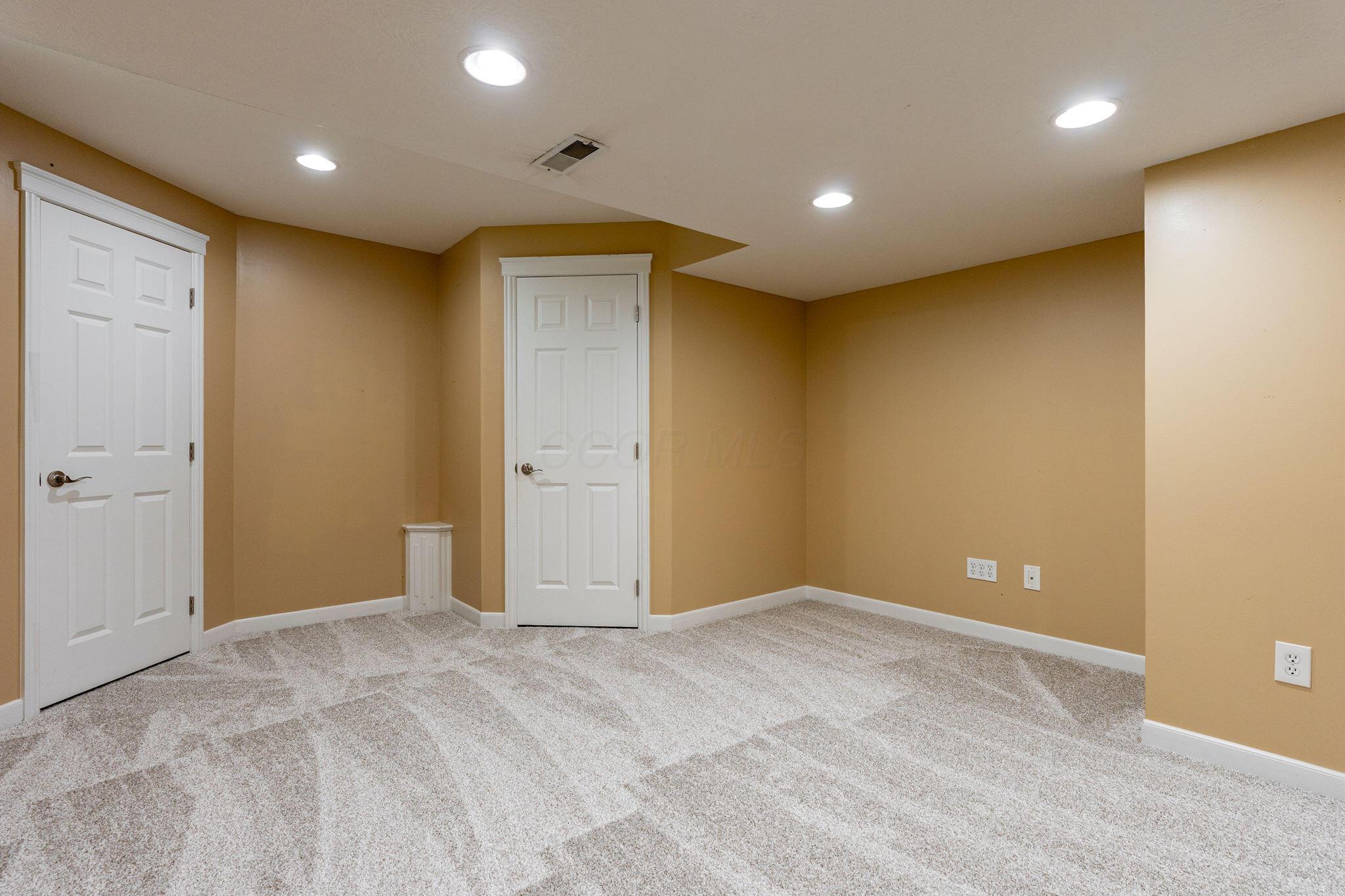 5725 Triplett Square Property Photo 41