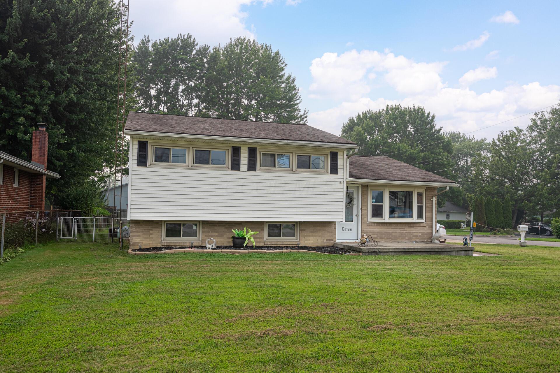 270 6th Avenue Property Photo 1