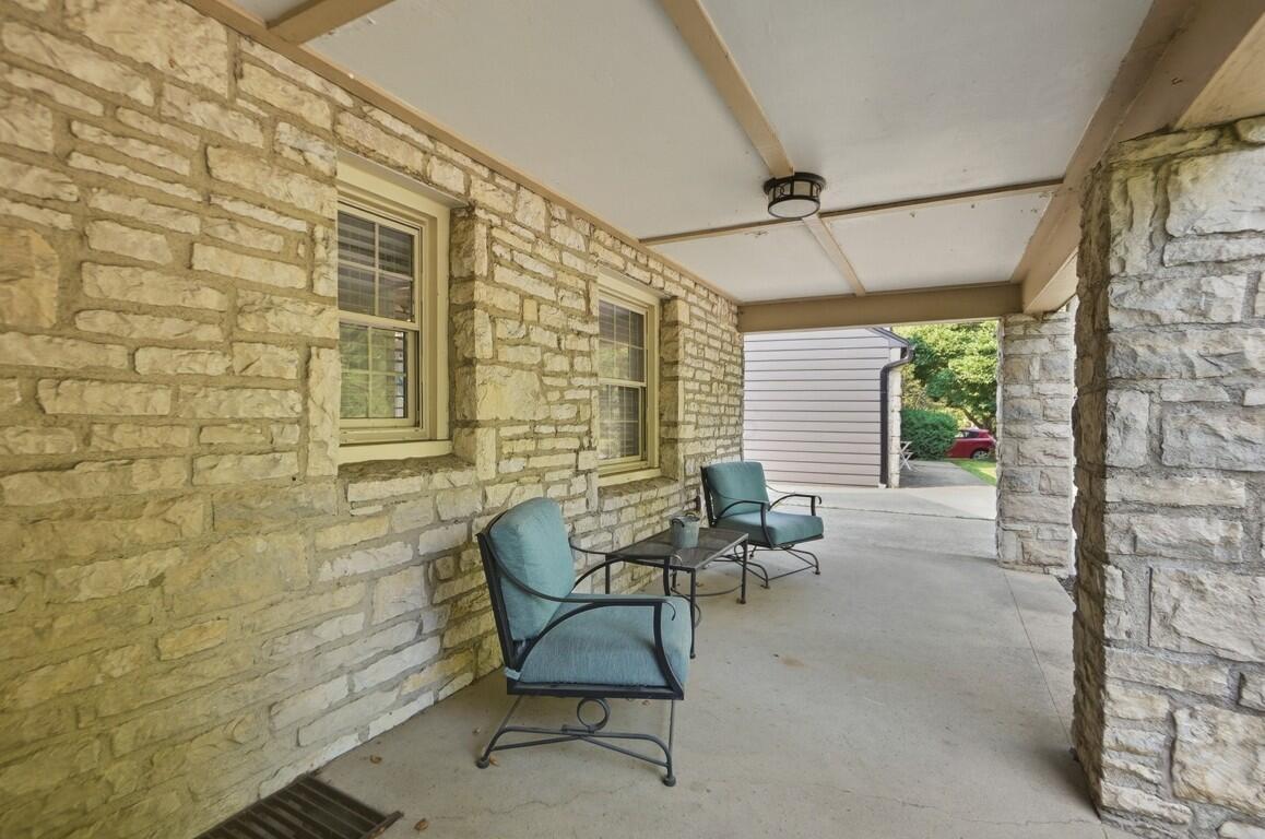 399 N Nelson Road Property Photo 6