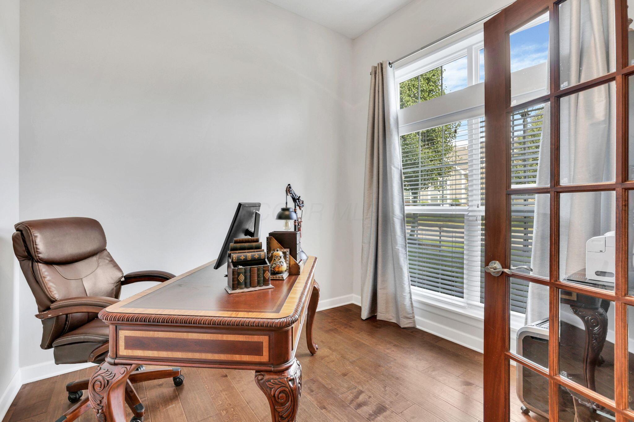 4557 Newport Loop E Property Photo 4