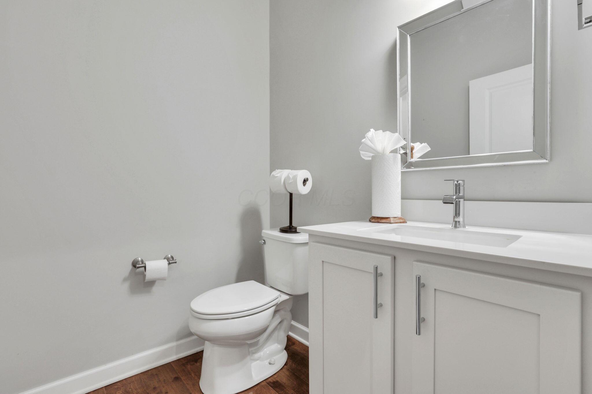 4557 Newport Loop E Property Photo 7