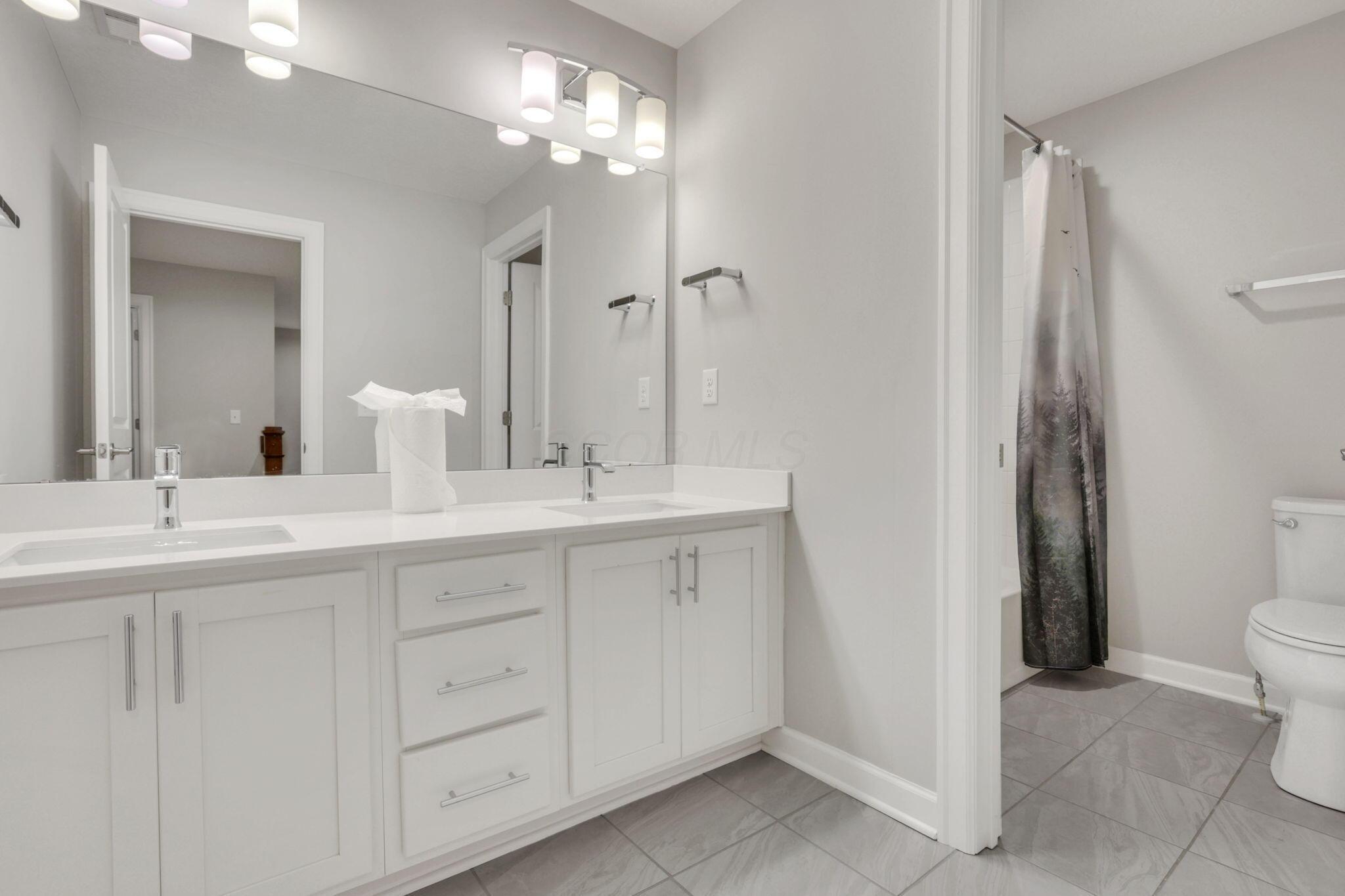 4557 Newport Loop E Property Photo 29