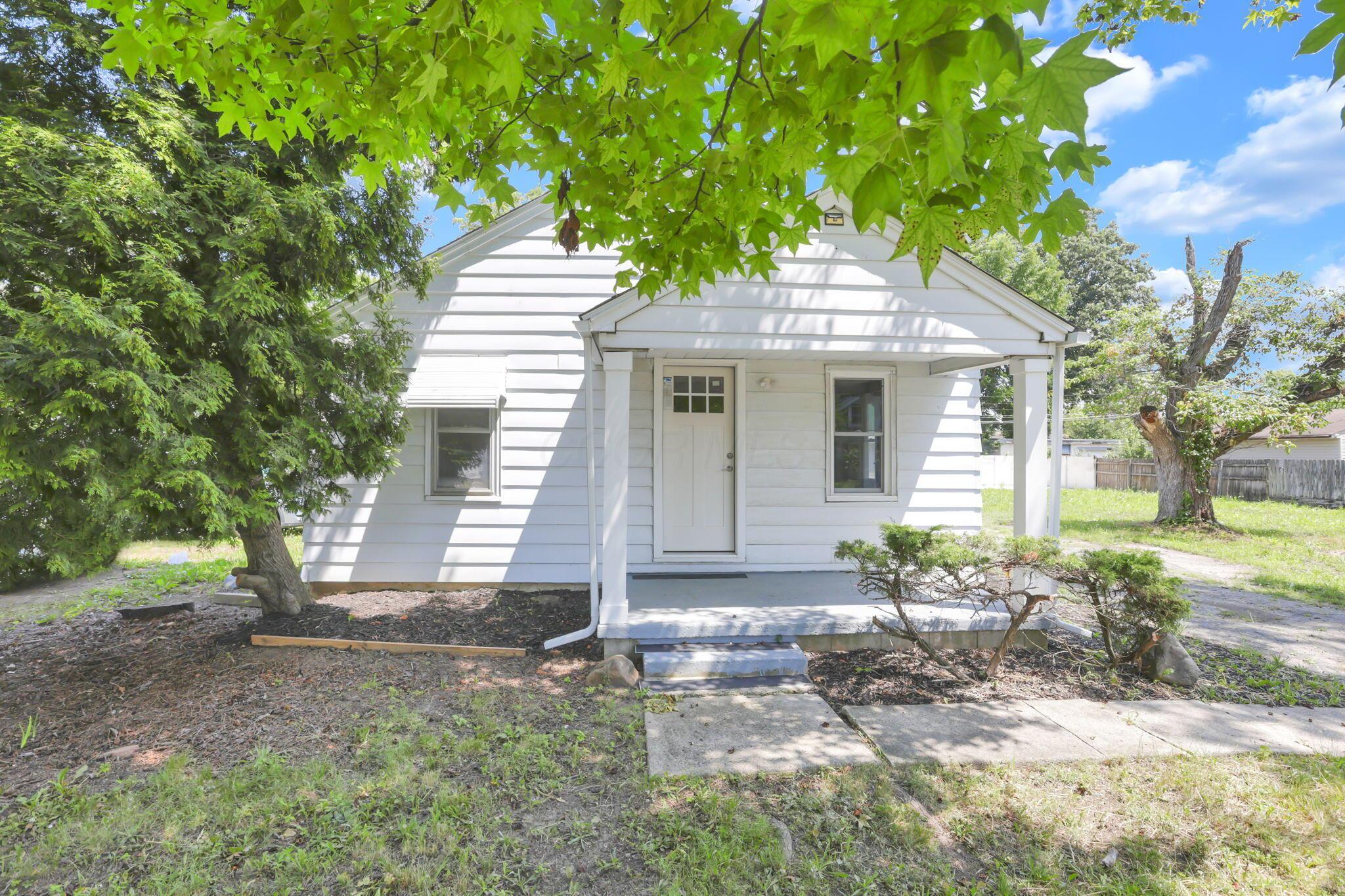 1820 Hopkins Avenue Property Photo 1