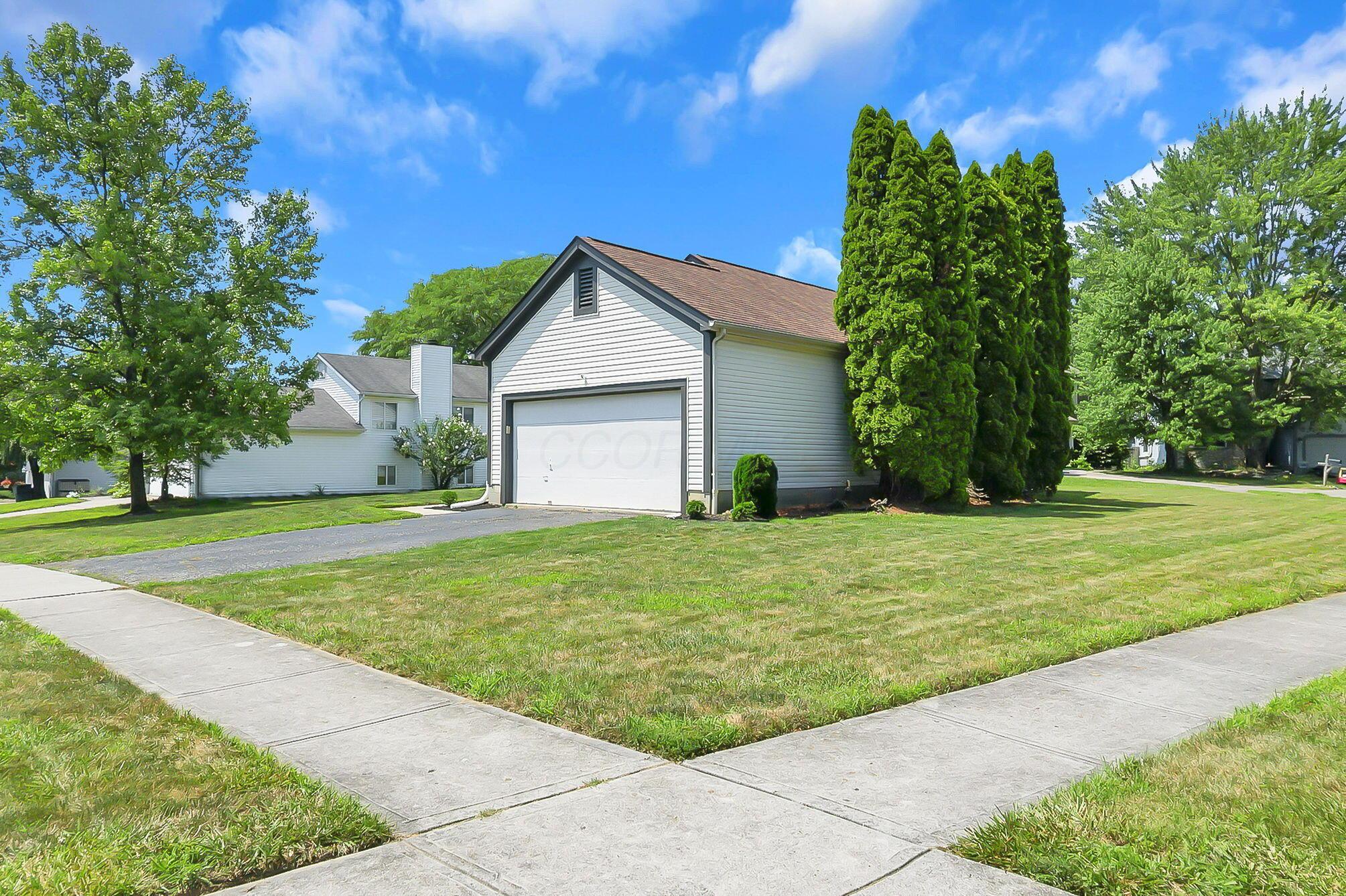 7576 Plainfield Drive Property Photo 2