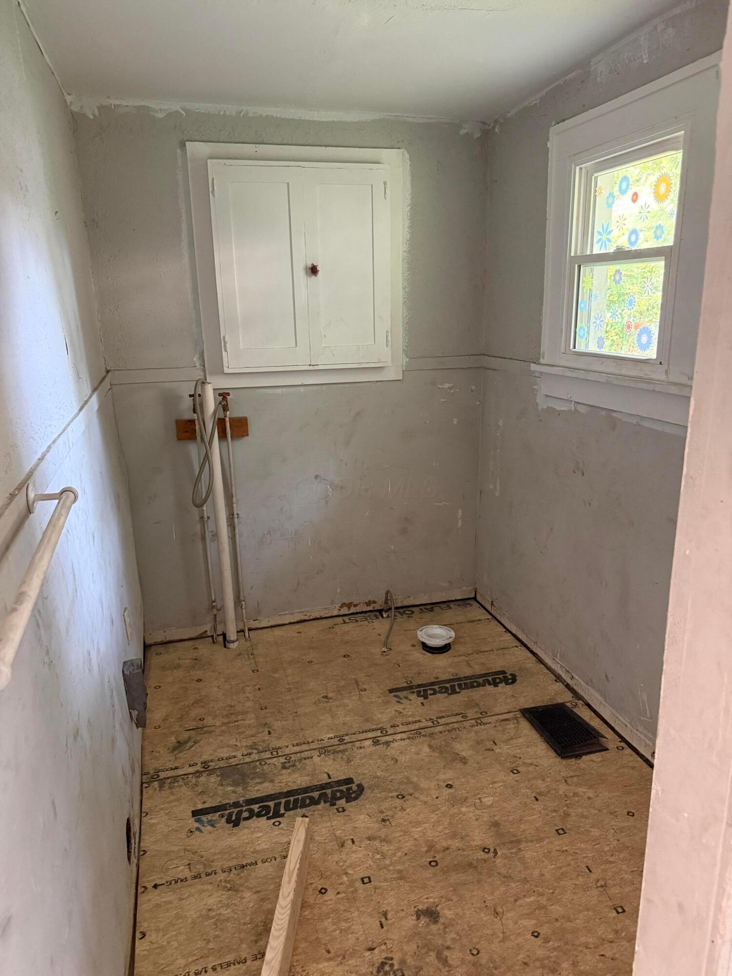 106 Fleek Avenue Property Photo 8