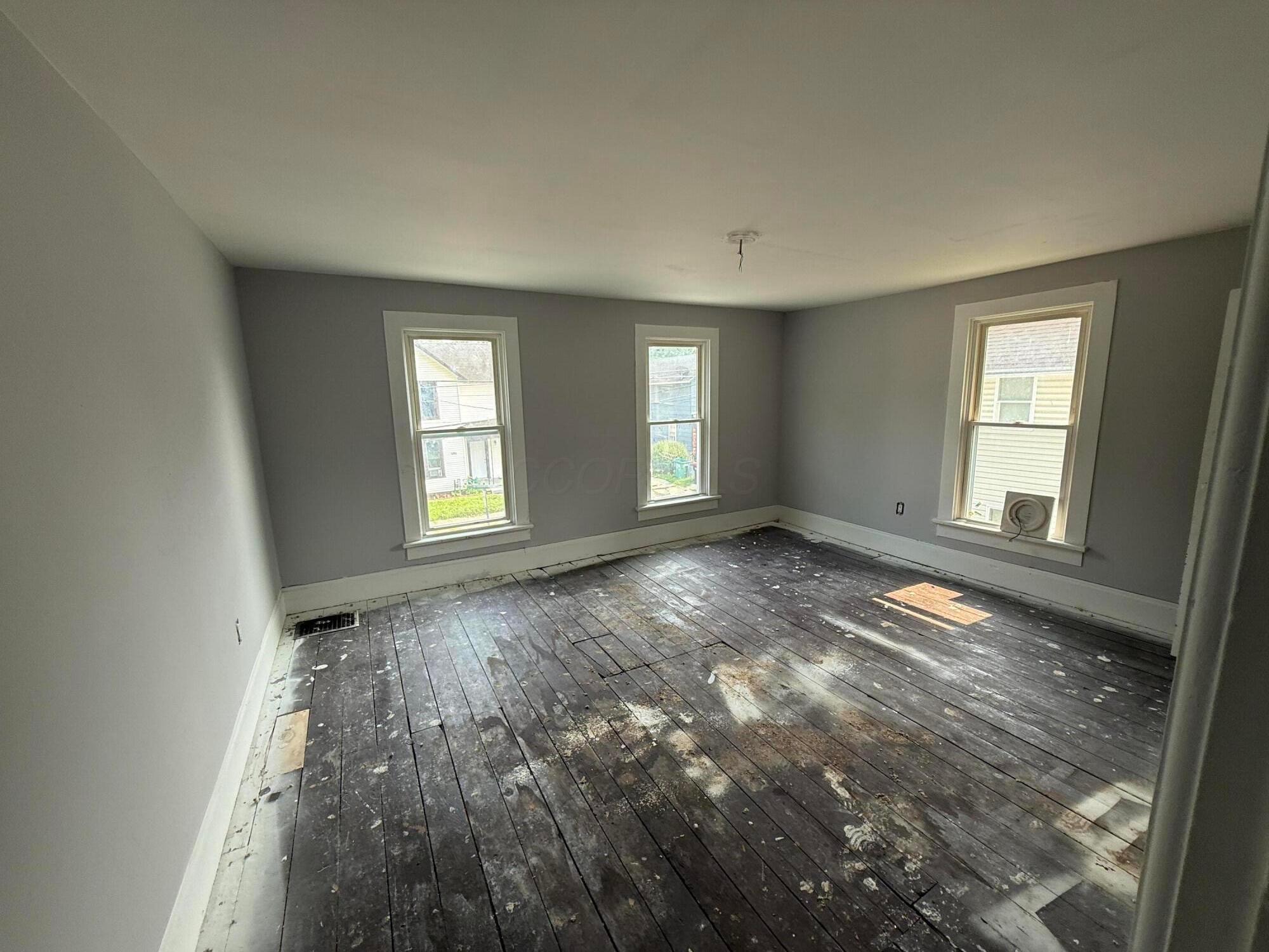 106 Fleek Avenue Property Photo 11