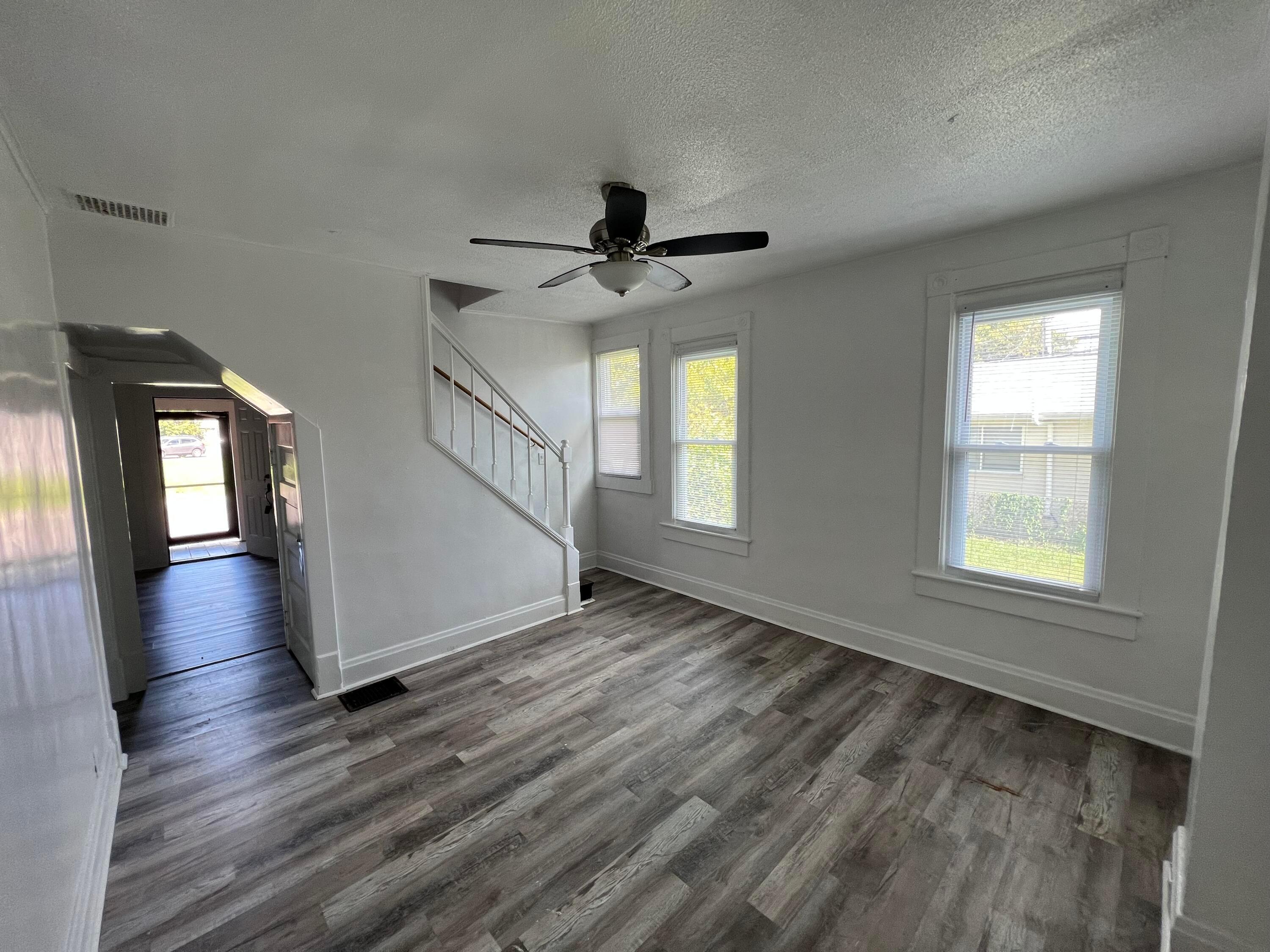 1709 E Weber Road Property Photo 5