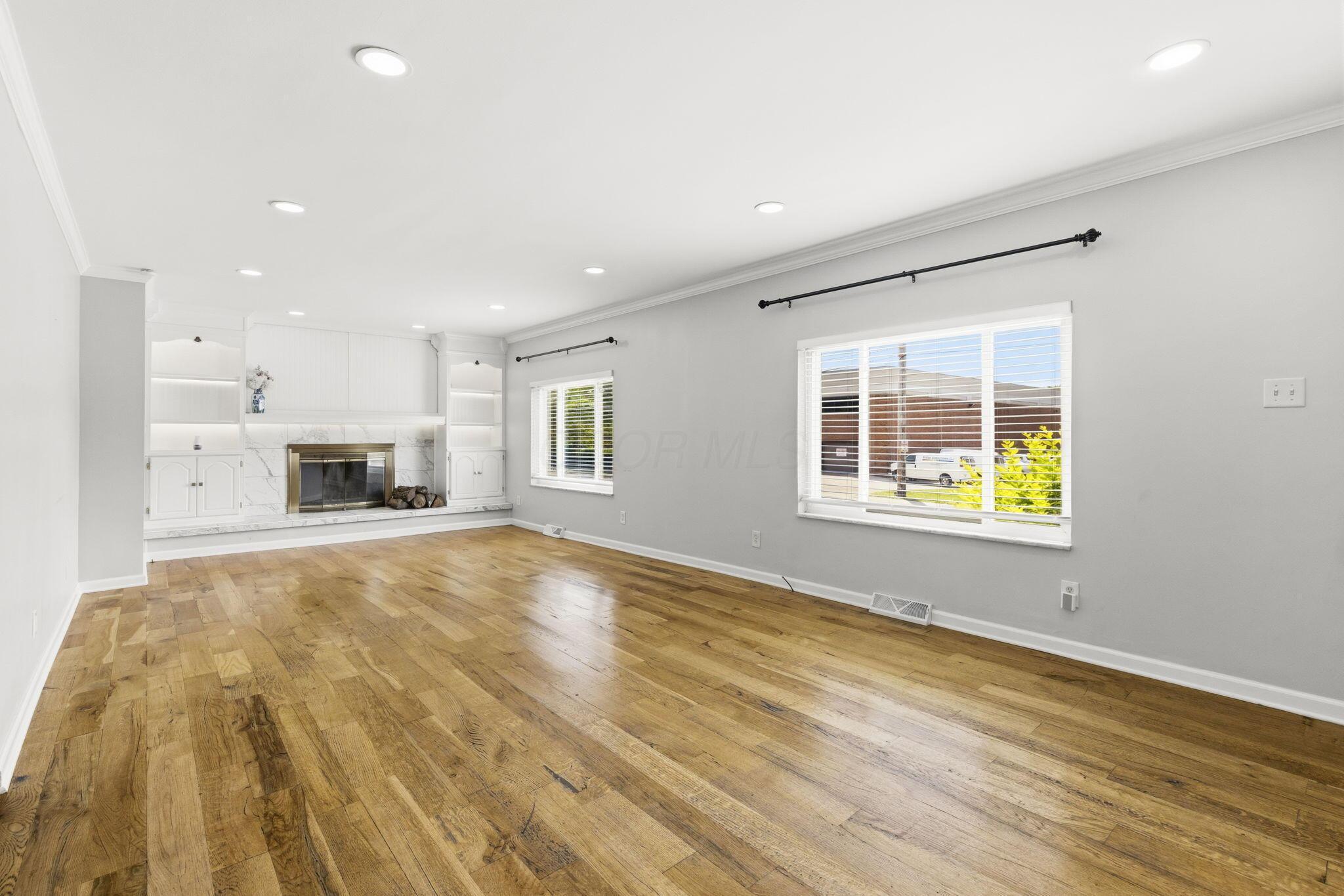 252 E Broadway Avenue Property Photo 6