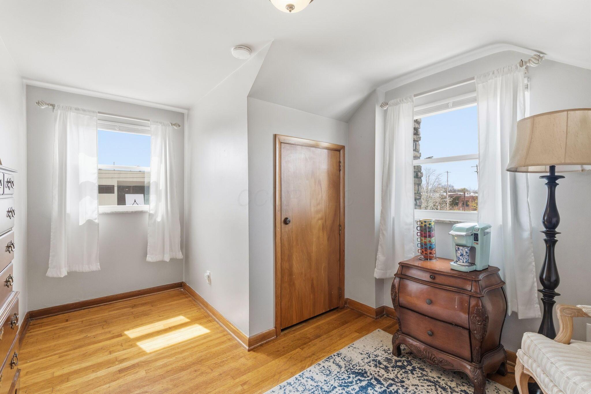 252 E Broadway Avenue Property Photo 35