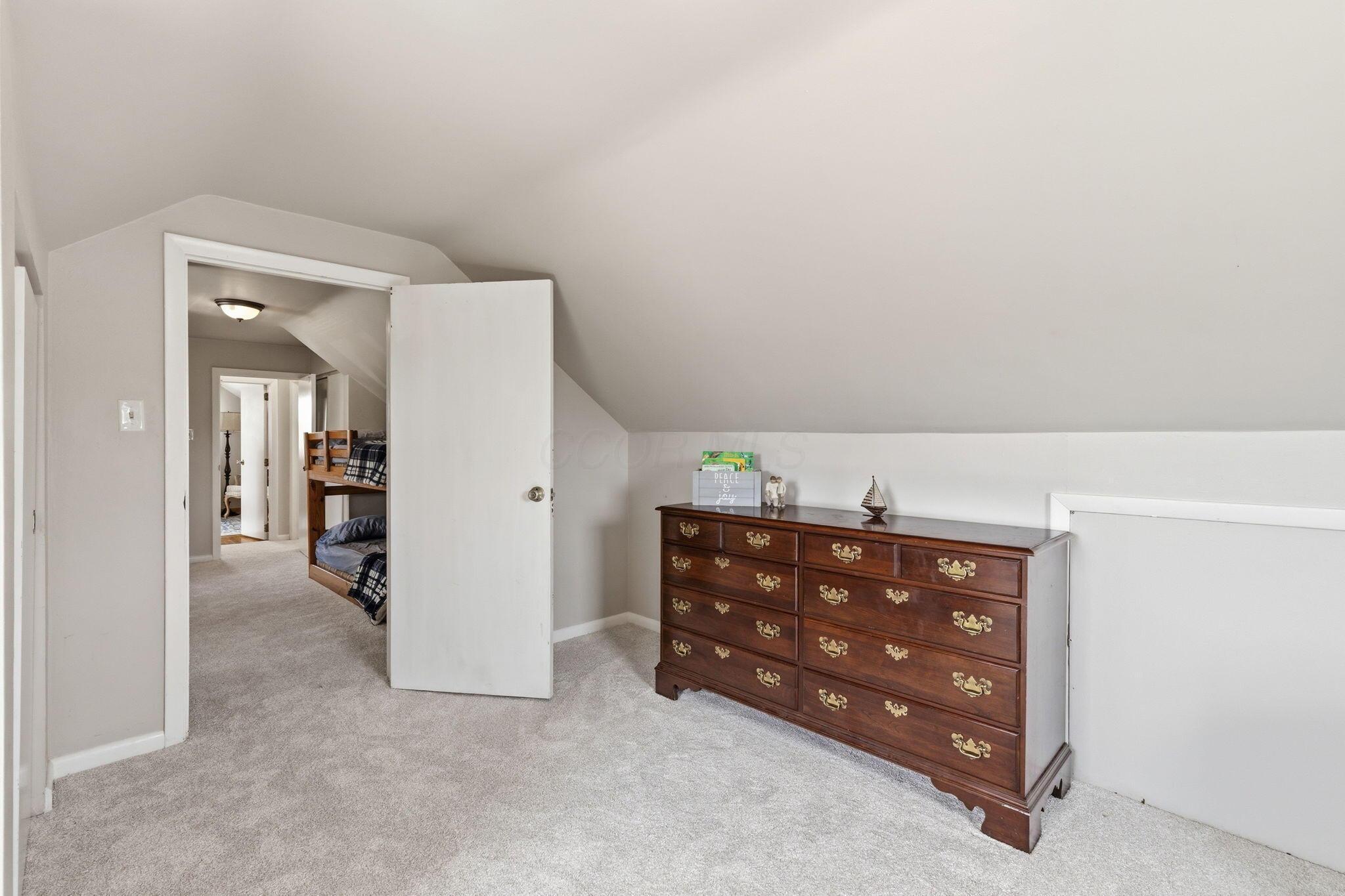 252 E Broadway Avenue Property Photo 42