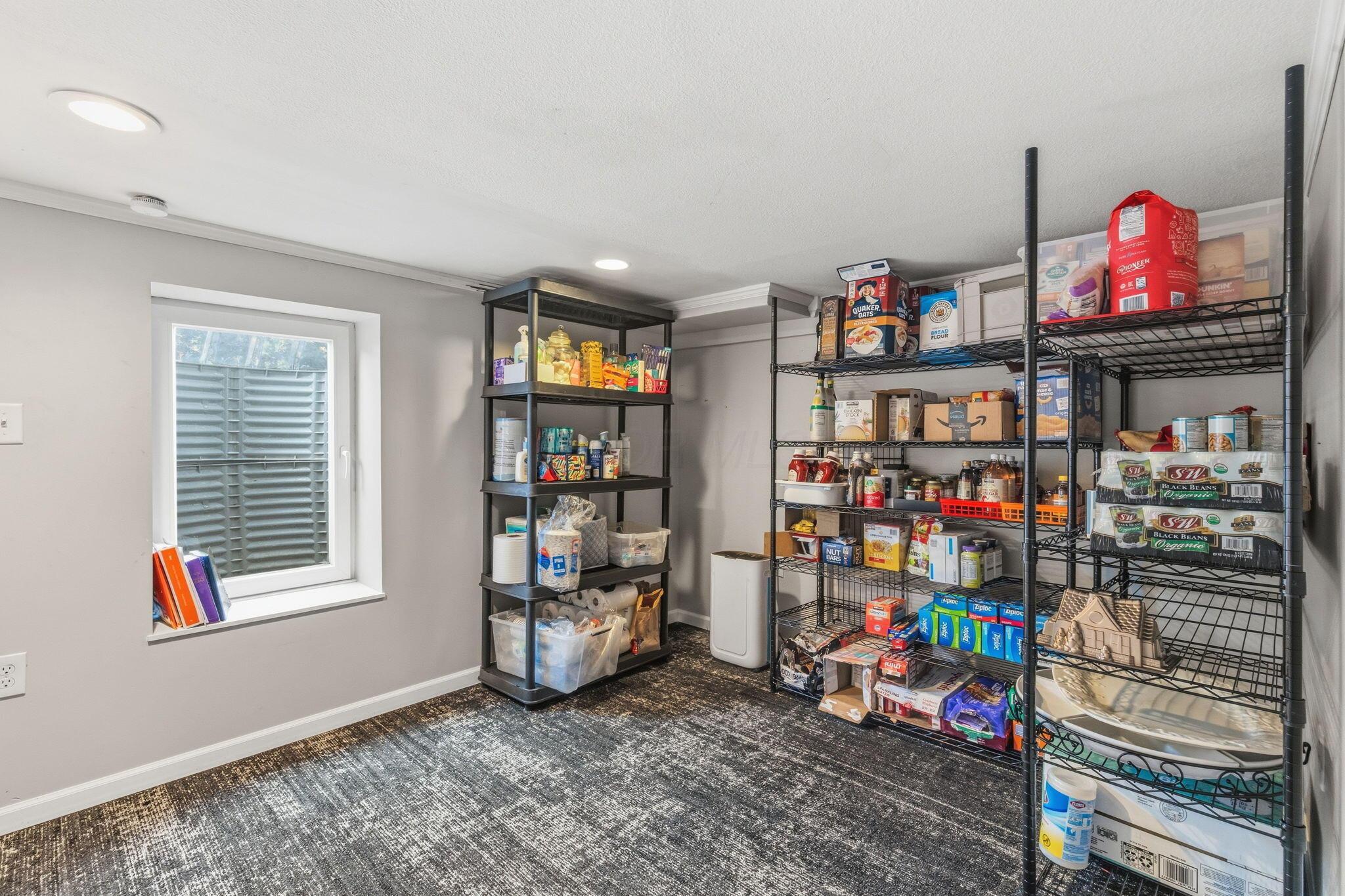 252 E Broadway Avenue Property Photo 43