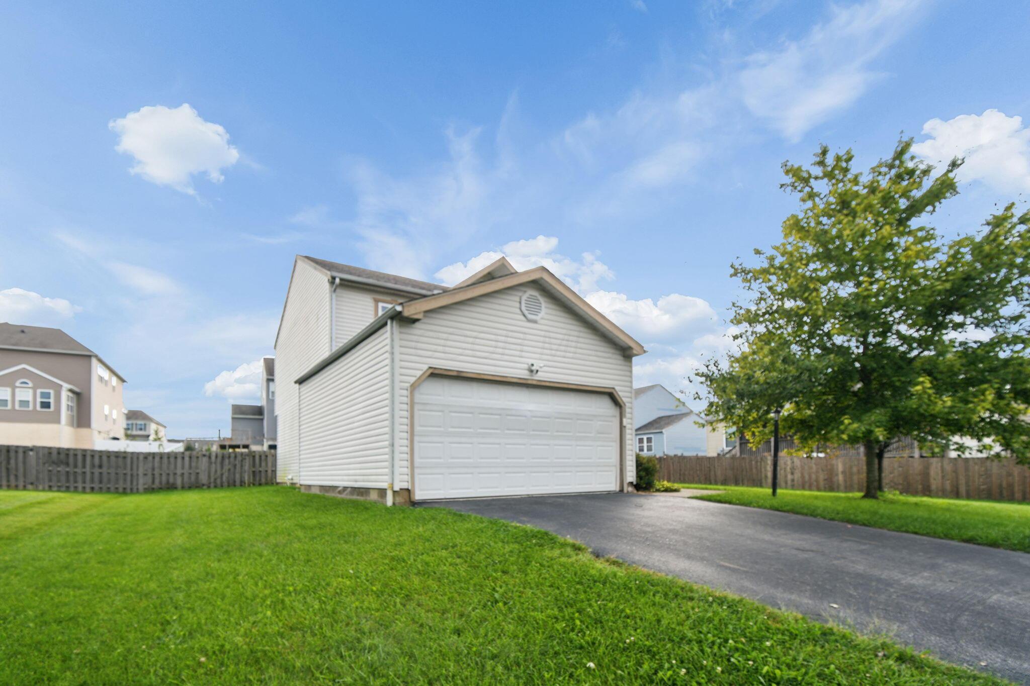 1049 Legacy Lane Property Photo 4