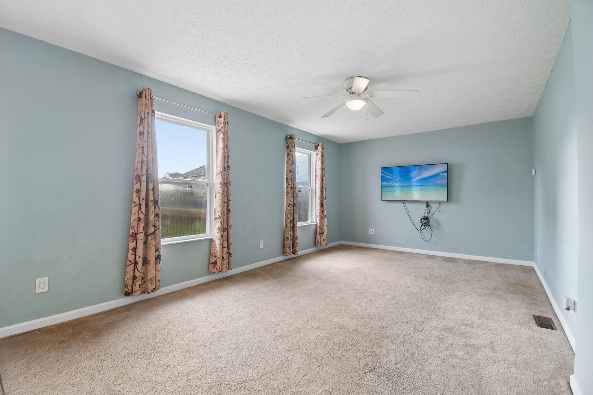 1049 Legacy Lane Property Photo 9