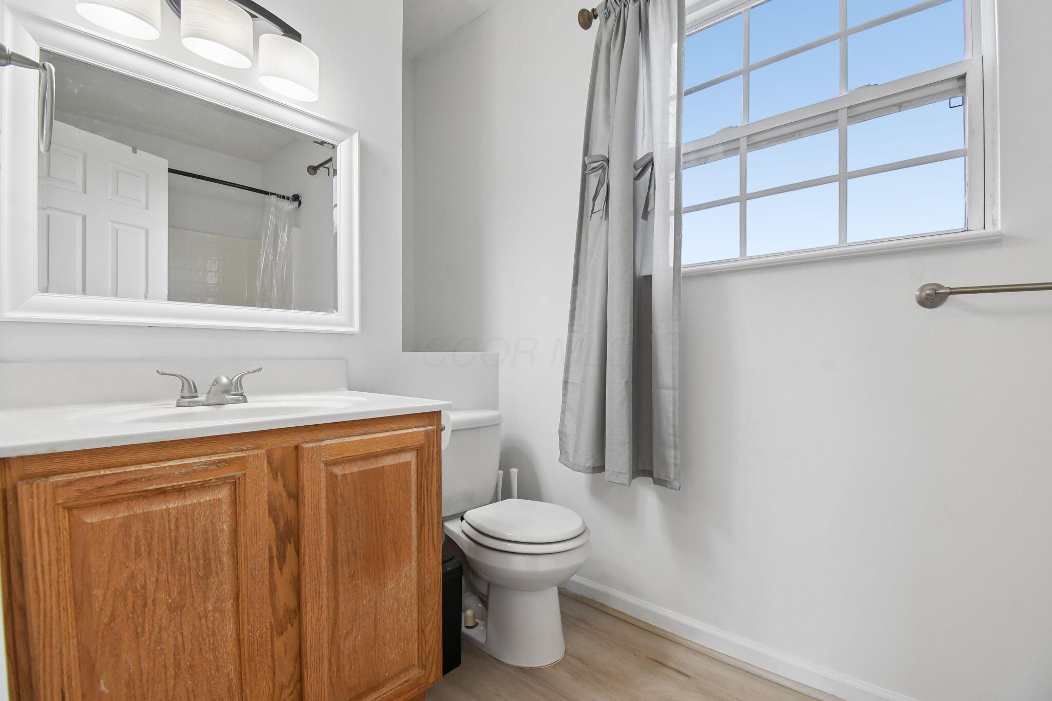 1049 Legacy Lane Property Photo 21