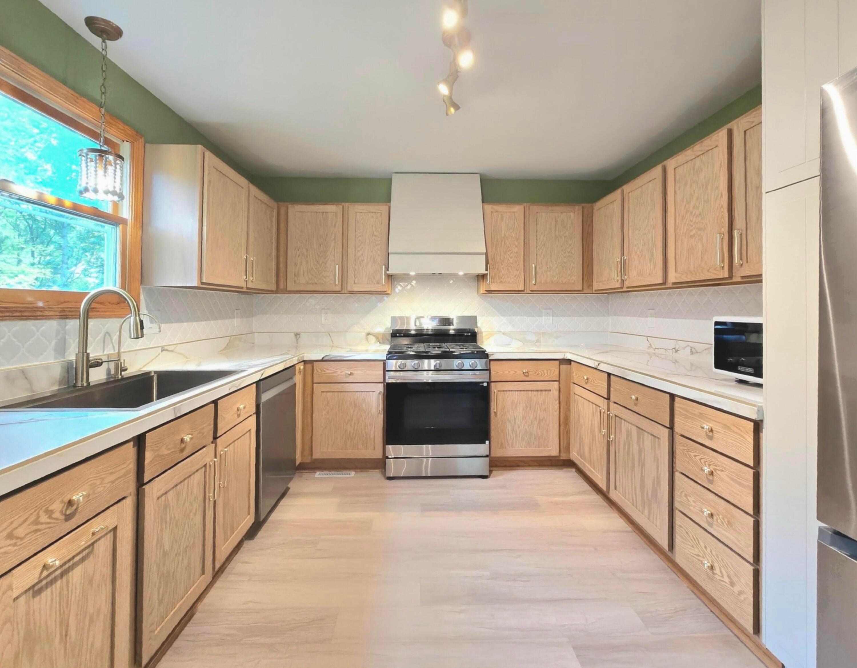 1 Banbury Property Photo 9