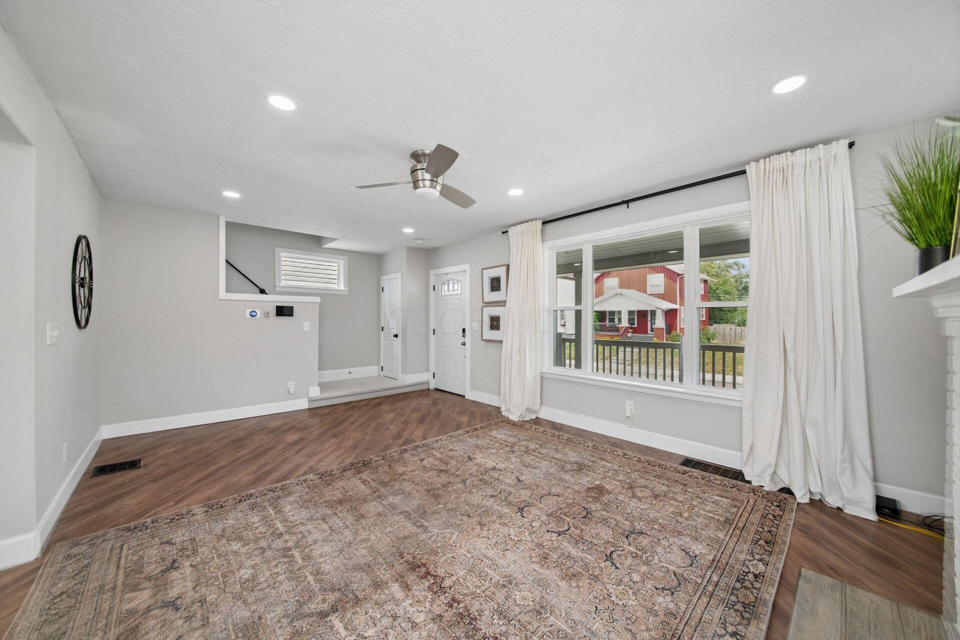 977 Gilbert Street Property Photo 6