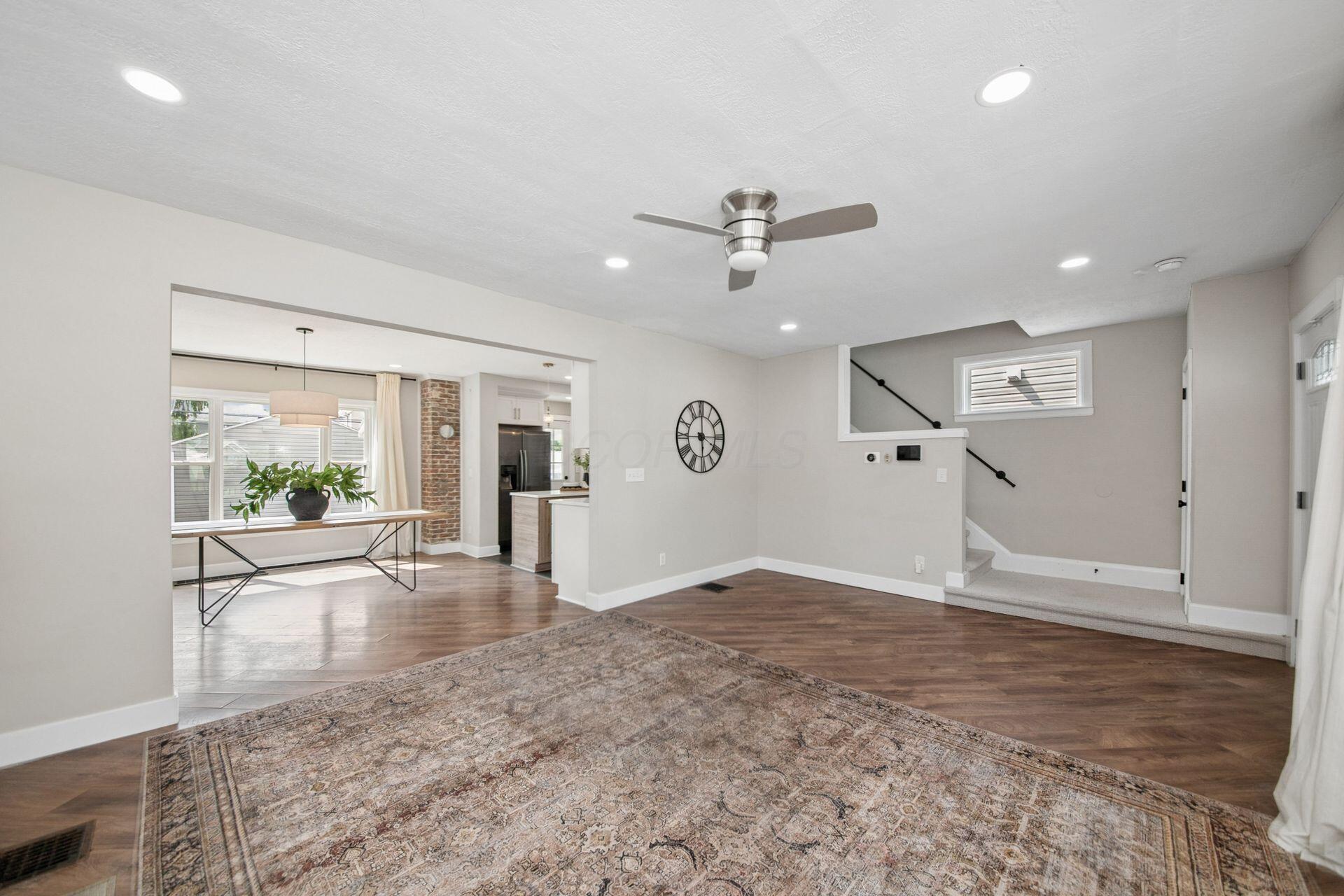 977 Gilbert Street Property Photo 8