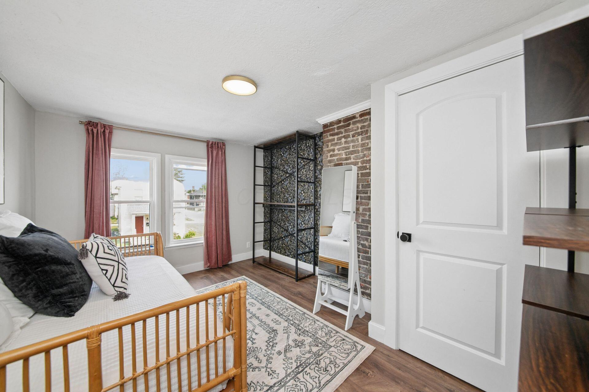 977 Gilbert Street Property Photo 22