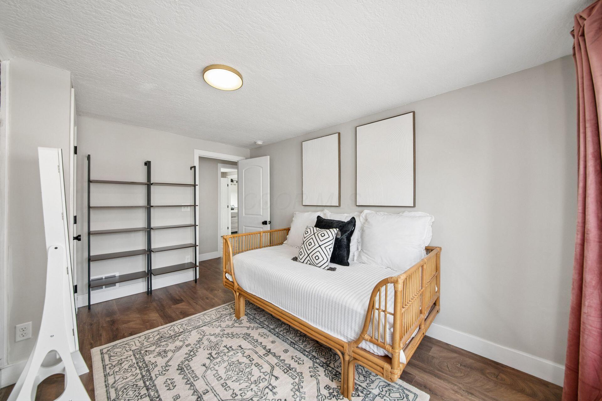 977 Gilbert Street Property Photo 23