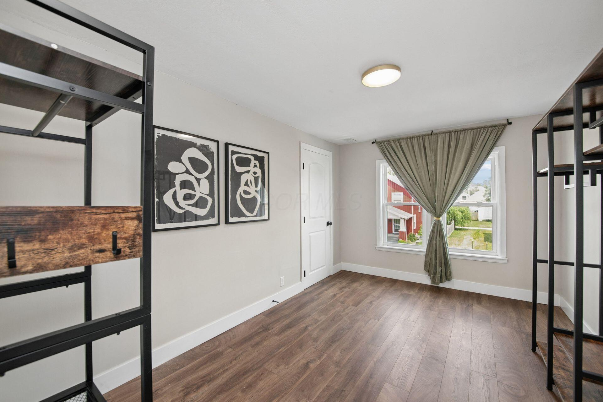 977 Gilbert Street Property Photo 24