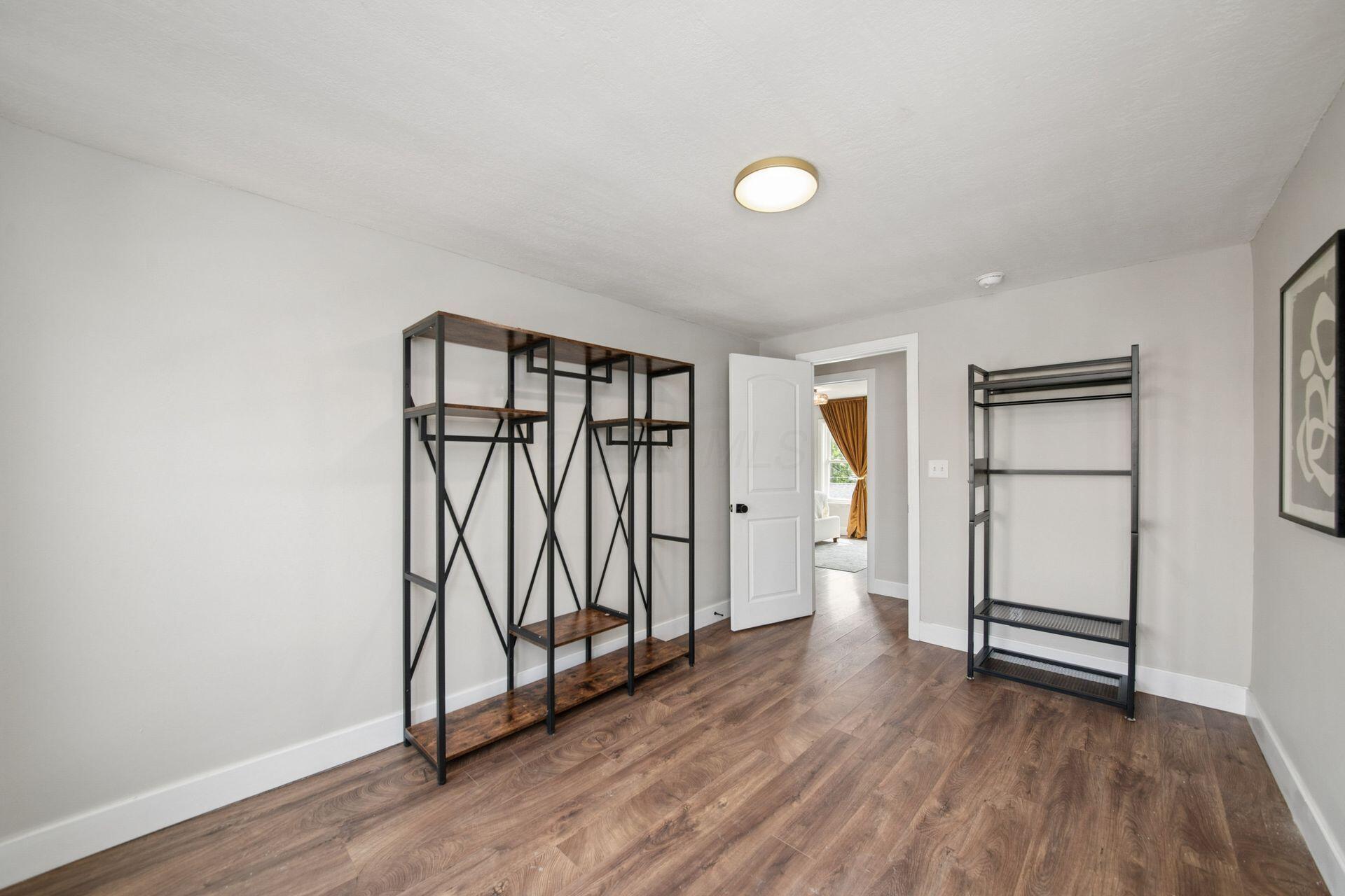 977 Gilbert Street Property Photo 25