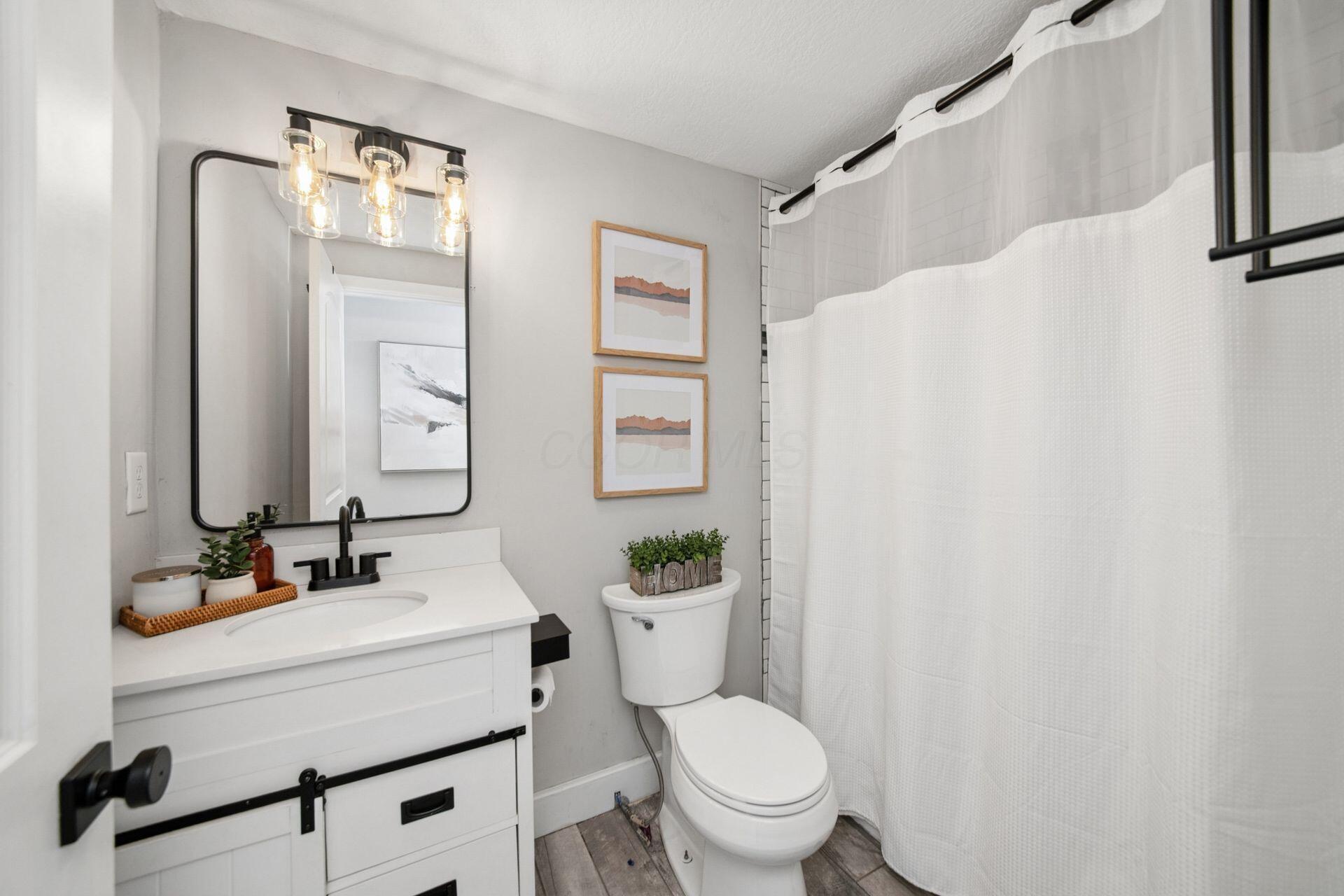977 Gilbert Street Property Photo 26