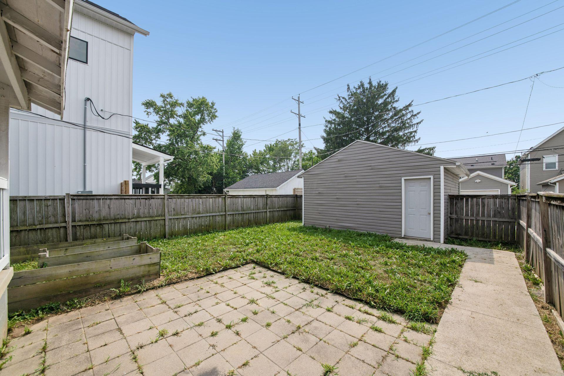 977 Gilbert Street Property Photo 31