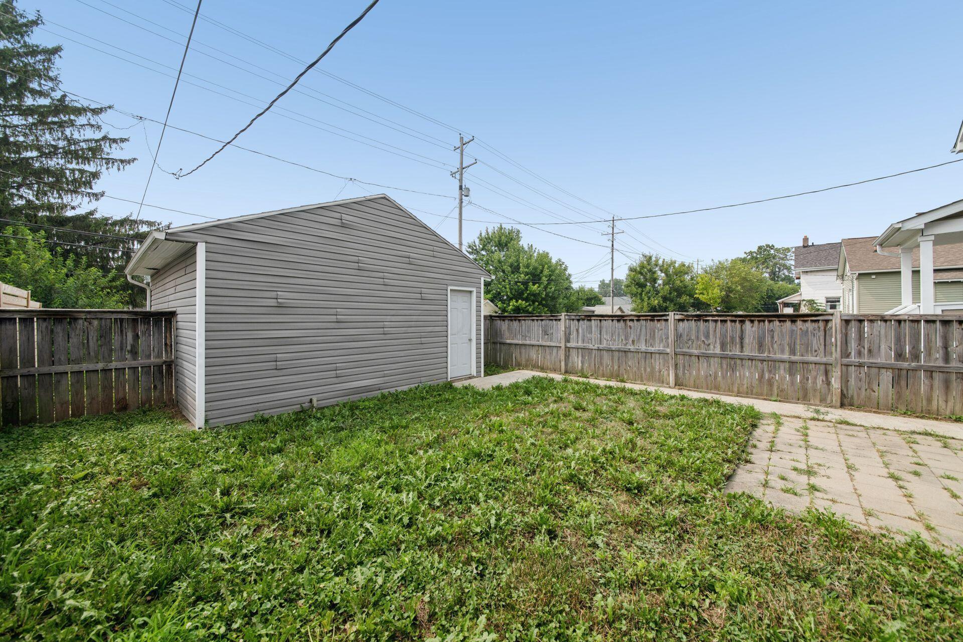 977 Gilbert Street Property Photo 32