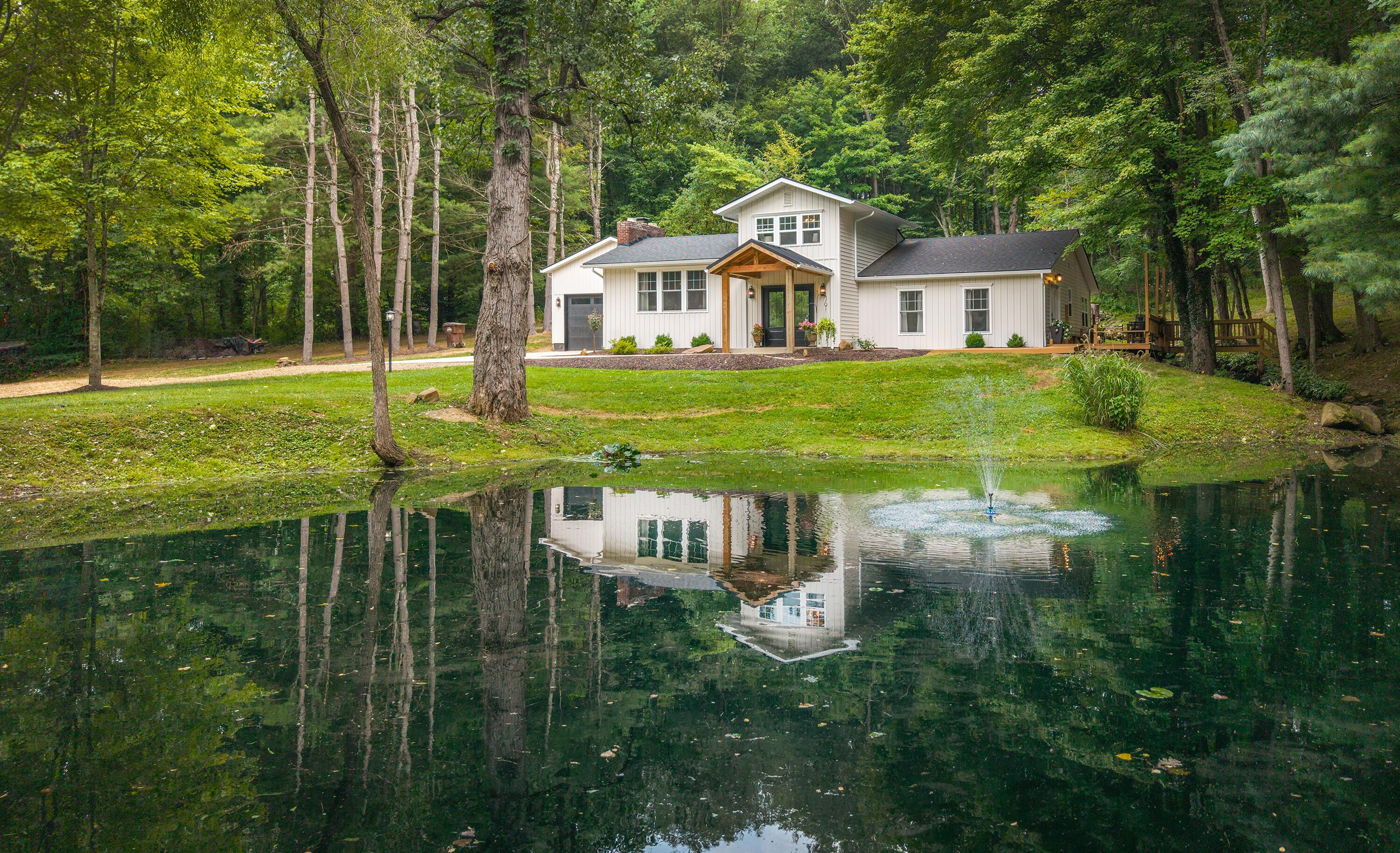 17365 Proper Road Property Photo 1