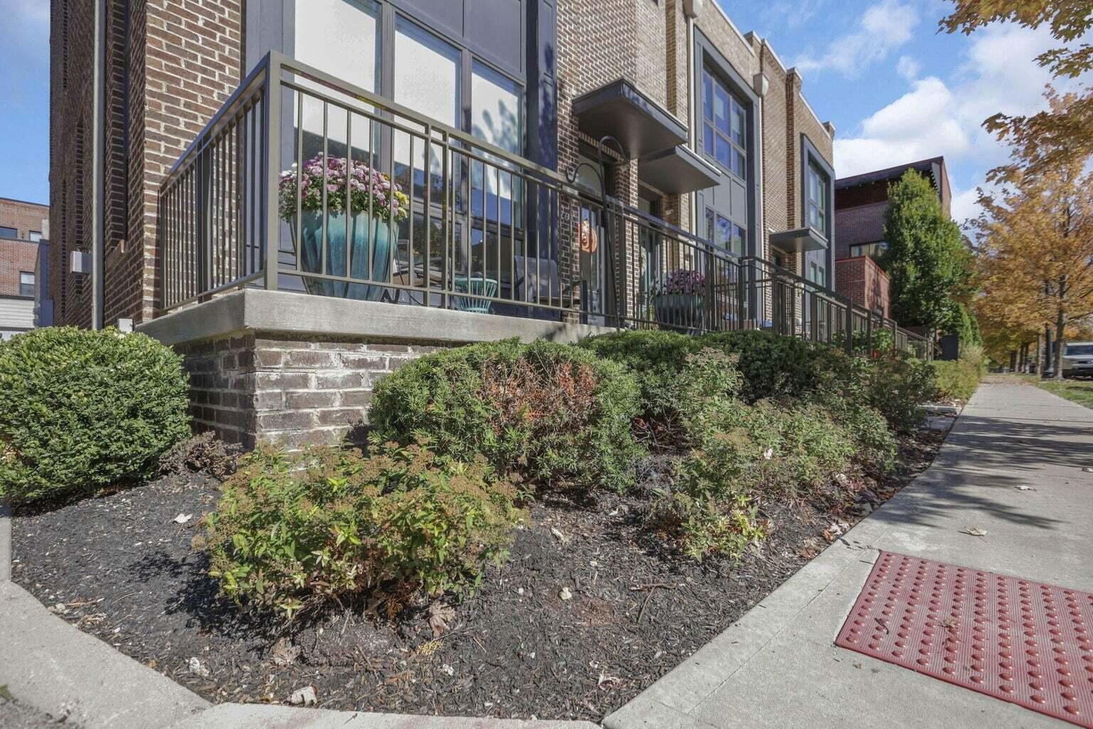 268 N Neruda Avenue Property Photo 4