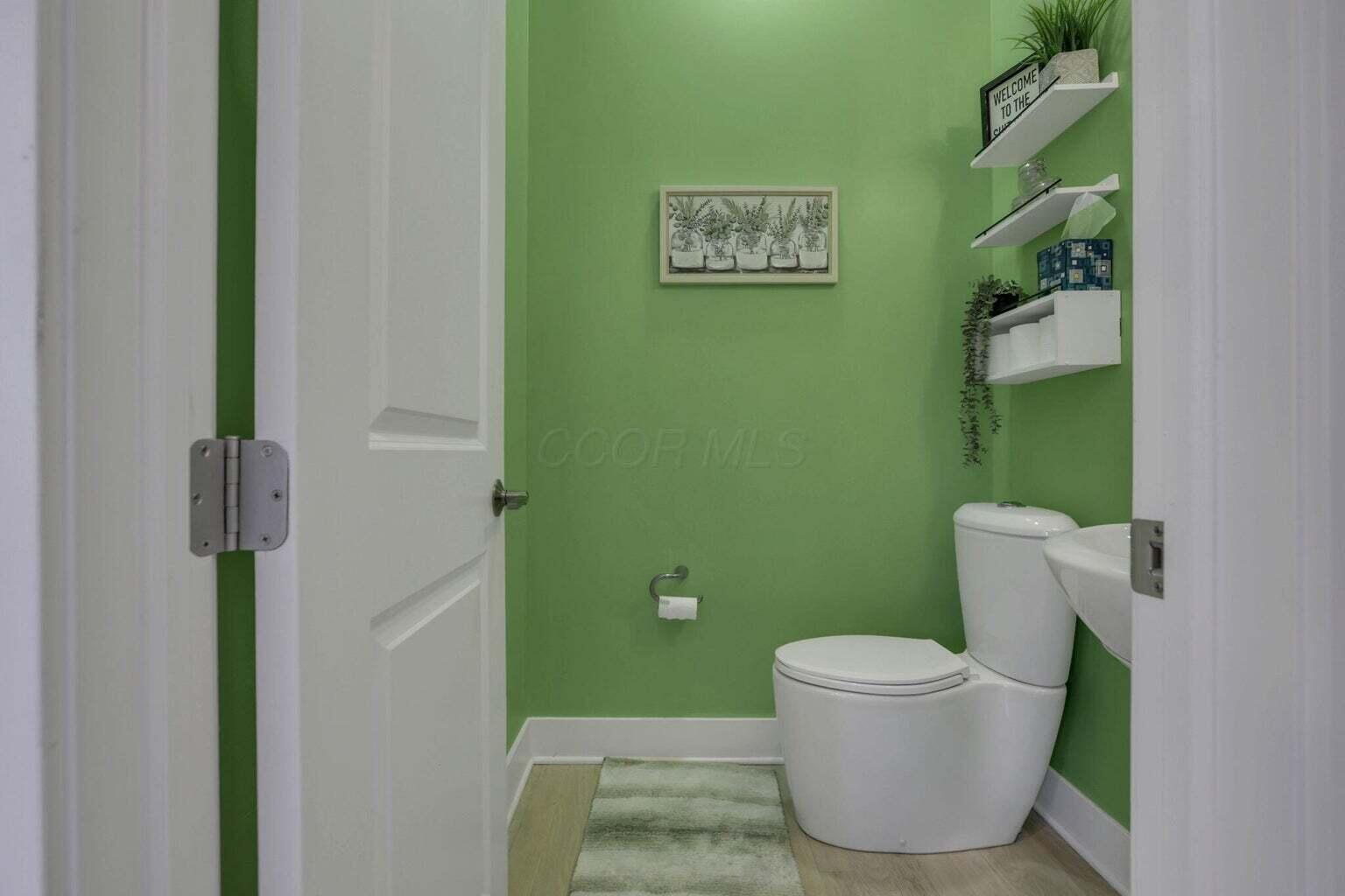 268 N Neruda Avenue Property Photo 25