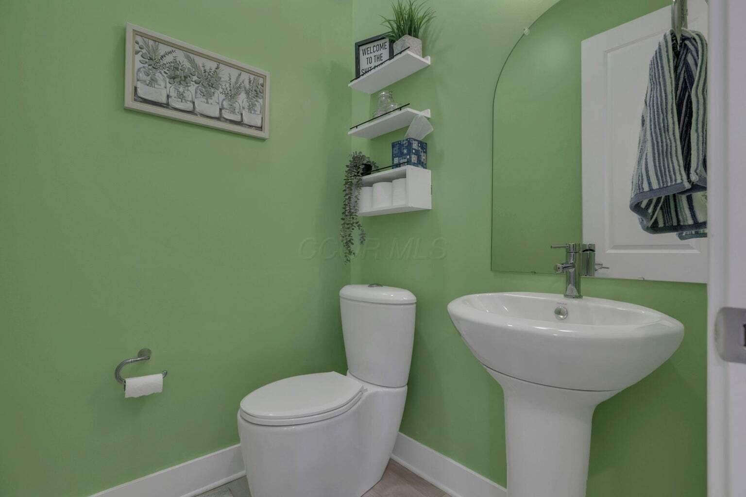 268 N Neruda Avenue Property Photo 26