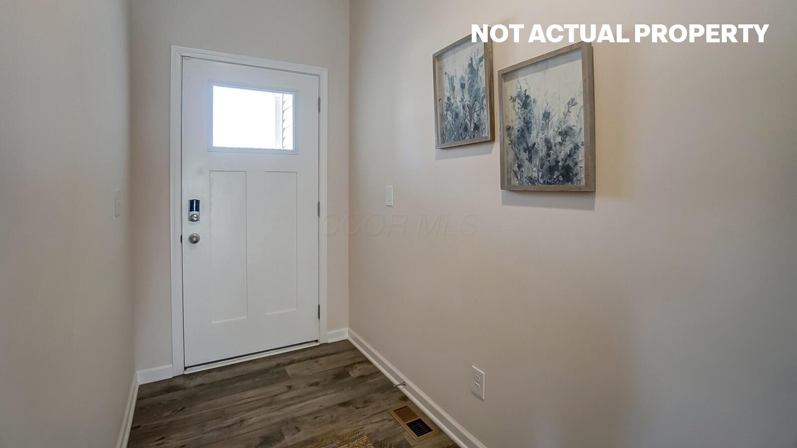 1177 Sherwood Loop Property Photo 2