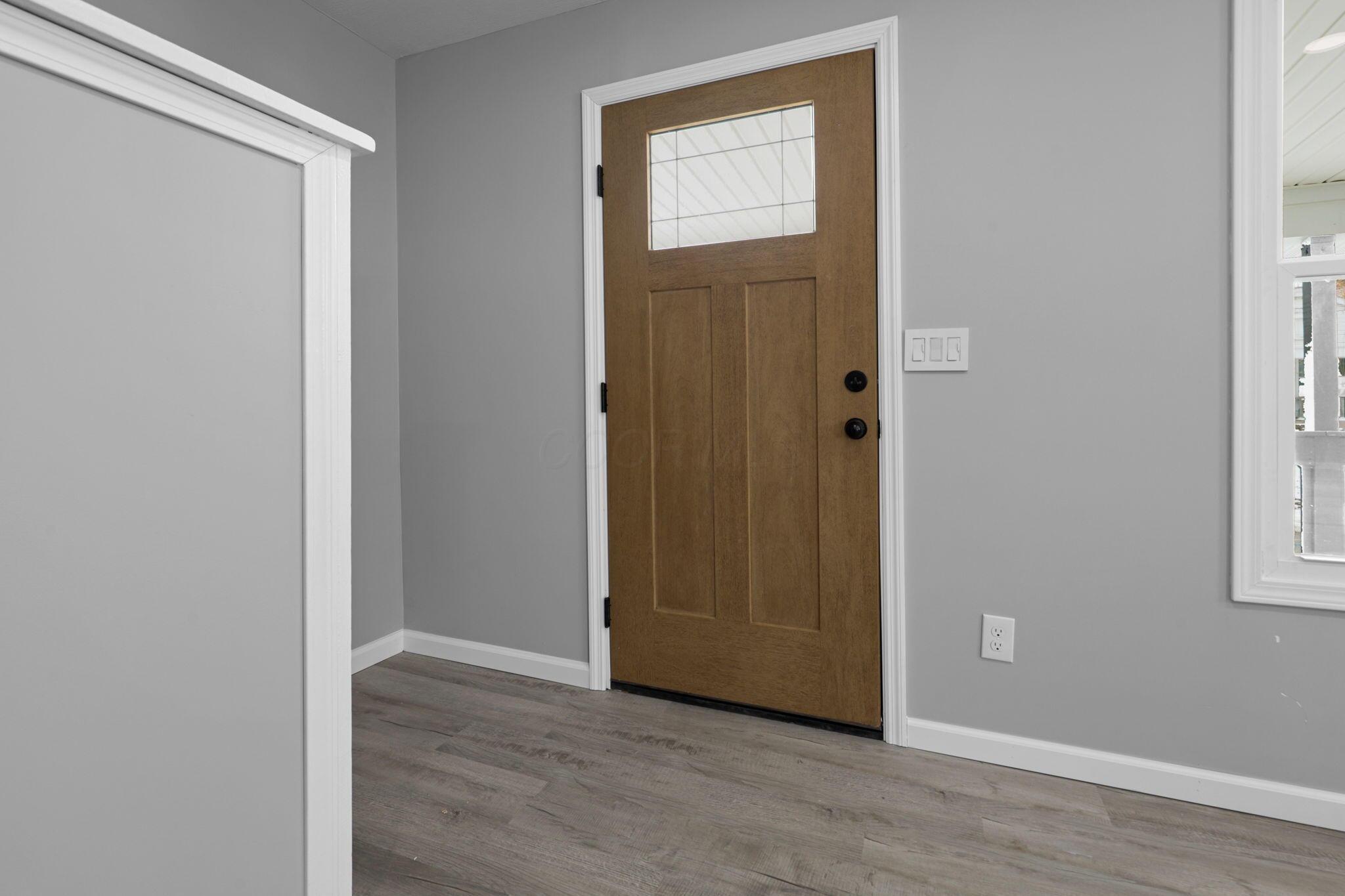 224 N Oakley Avenue Property Photo 6