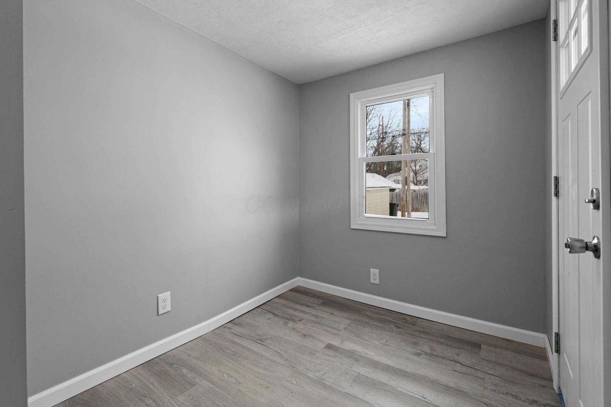 224 N Oakley Avenue Property Photo 19