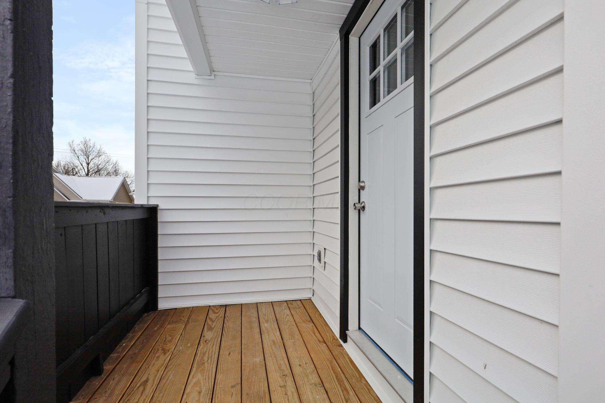 224 N Oakley Avenue Property Photo 29