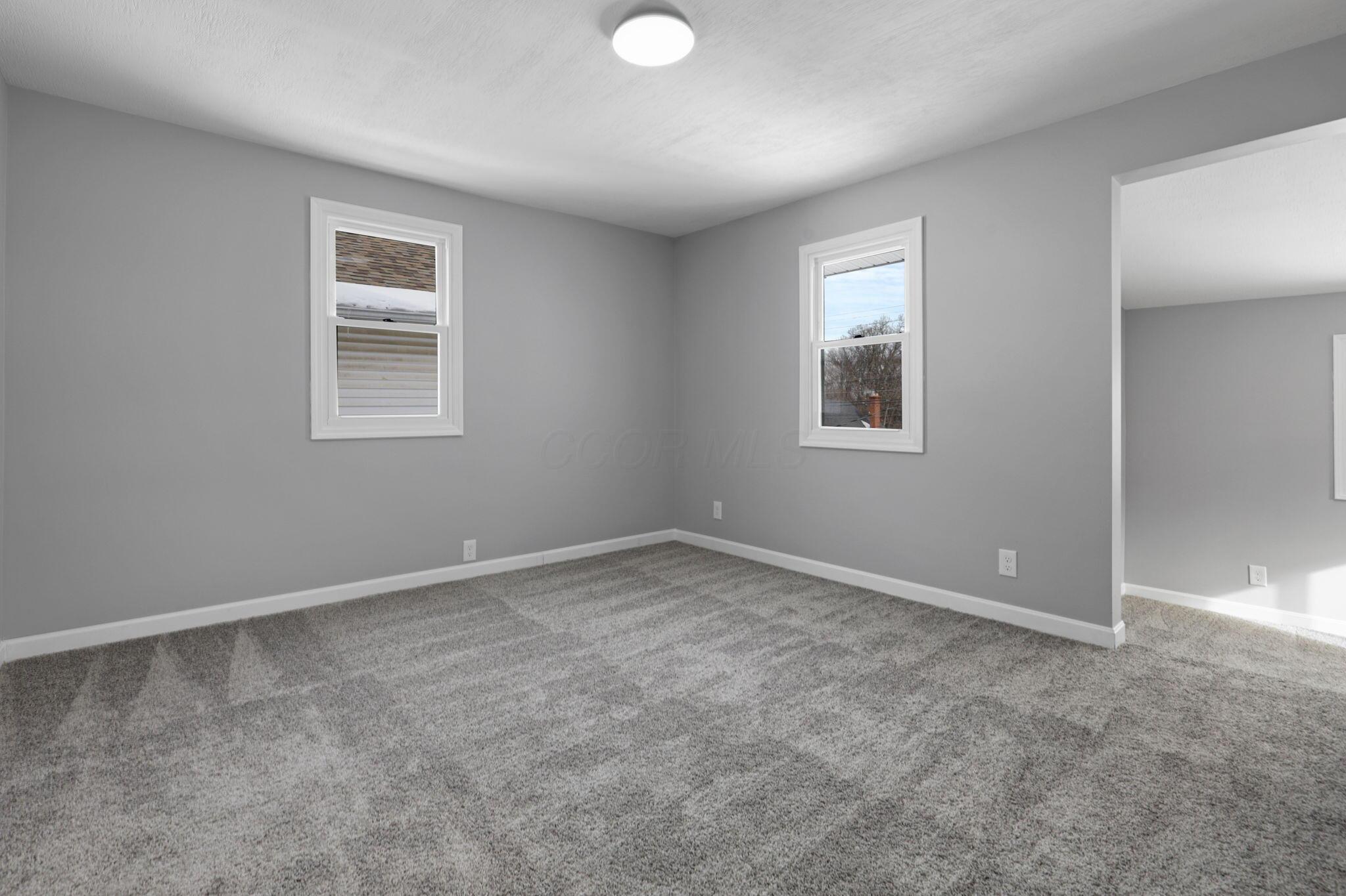 224 N Oakley Avenue Property Photo 32