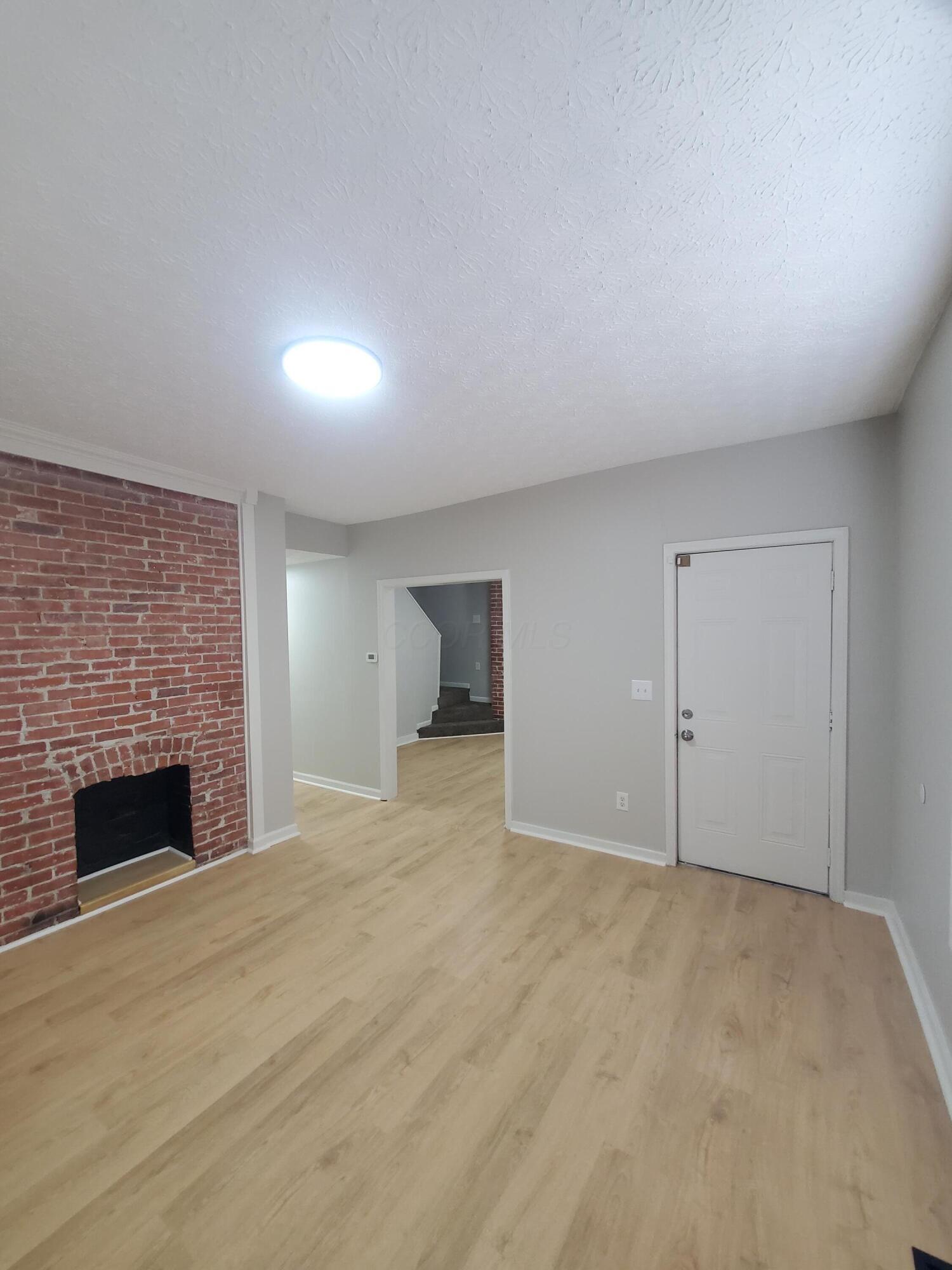 33 S Cypress Avenue Property Photo 2