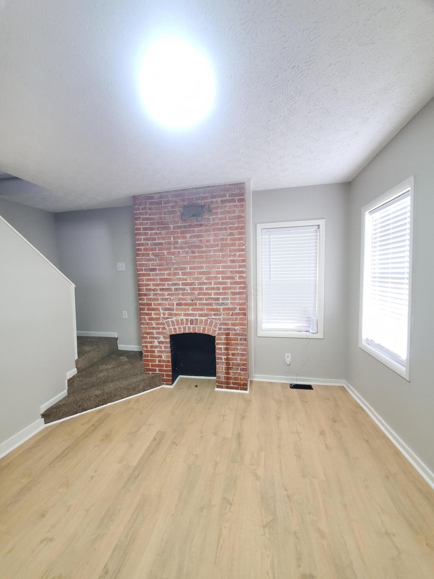 33 S Cypress Avenue Property Photo 3