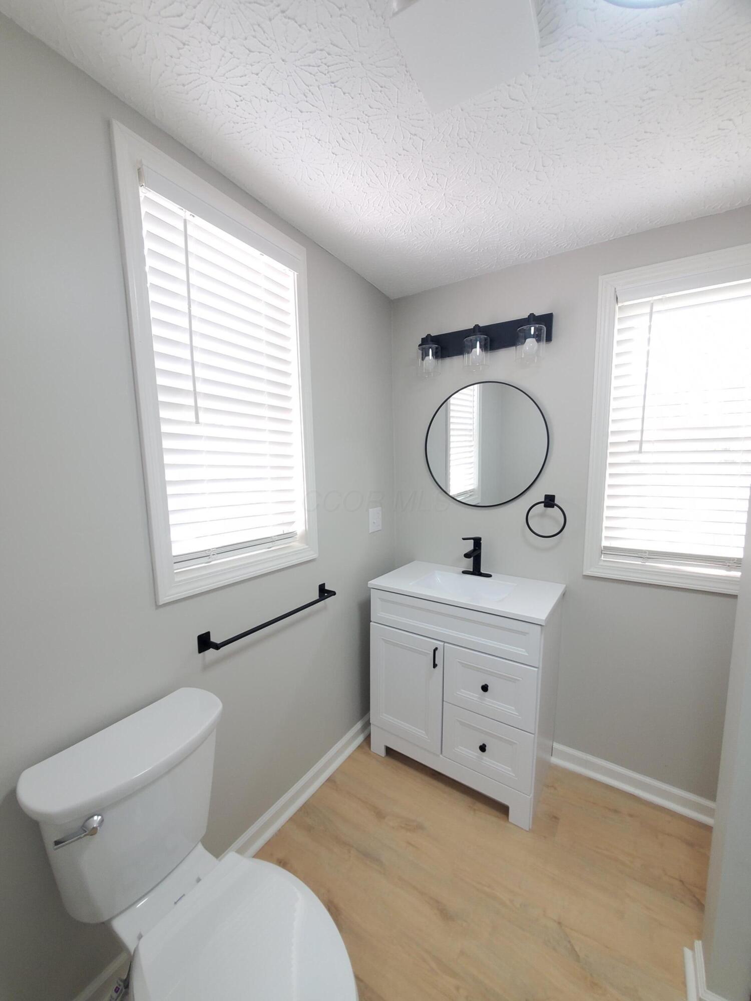 33 S Cypress Avenue Property Photo 8
