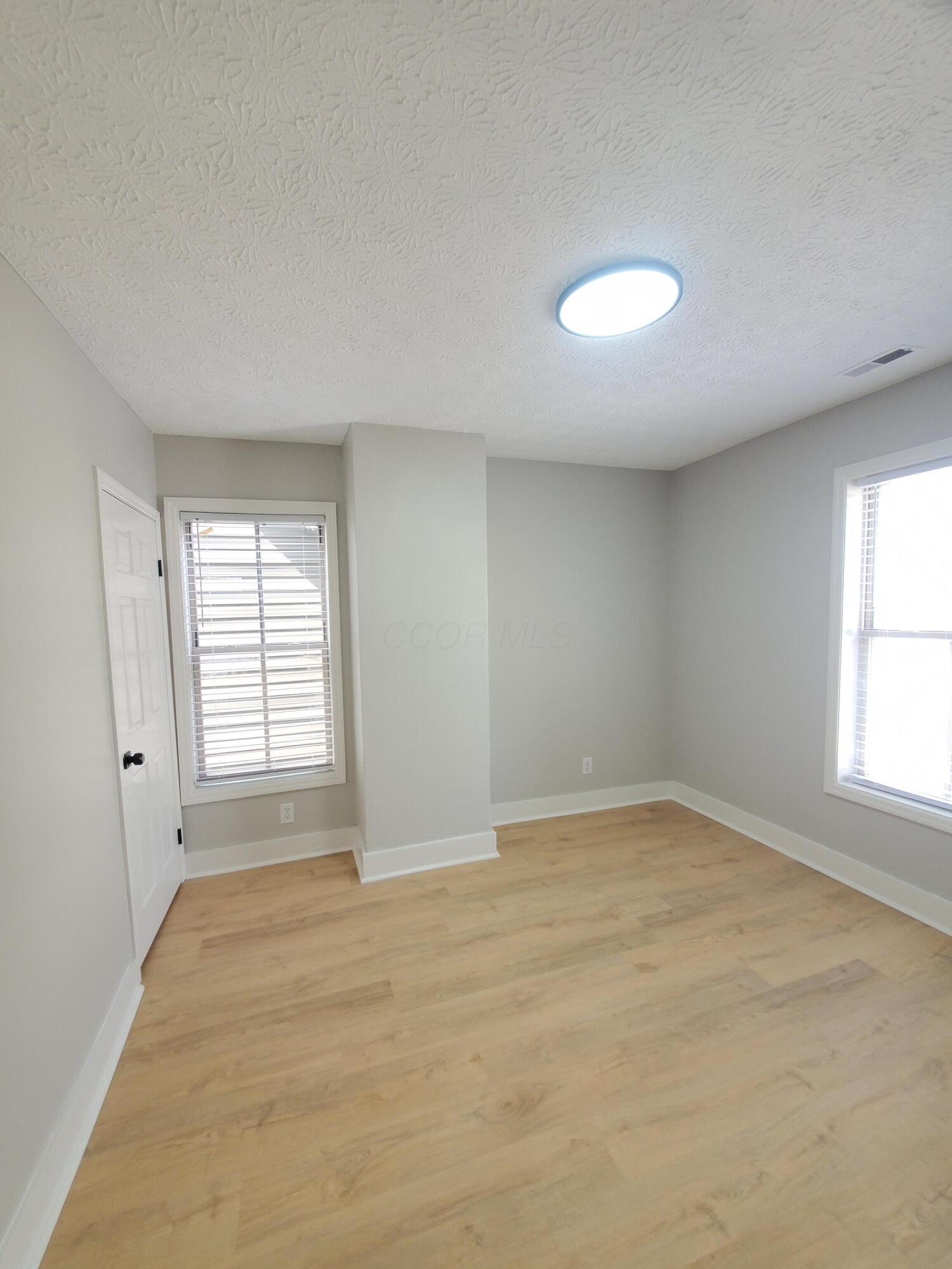 33 S Cypress Avenue Property Photo 11