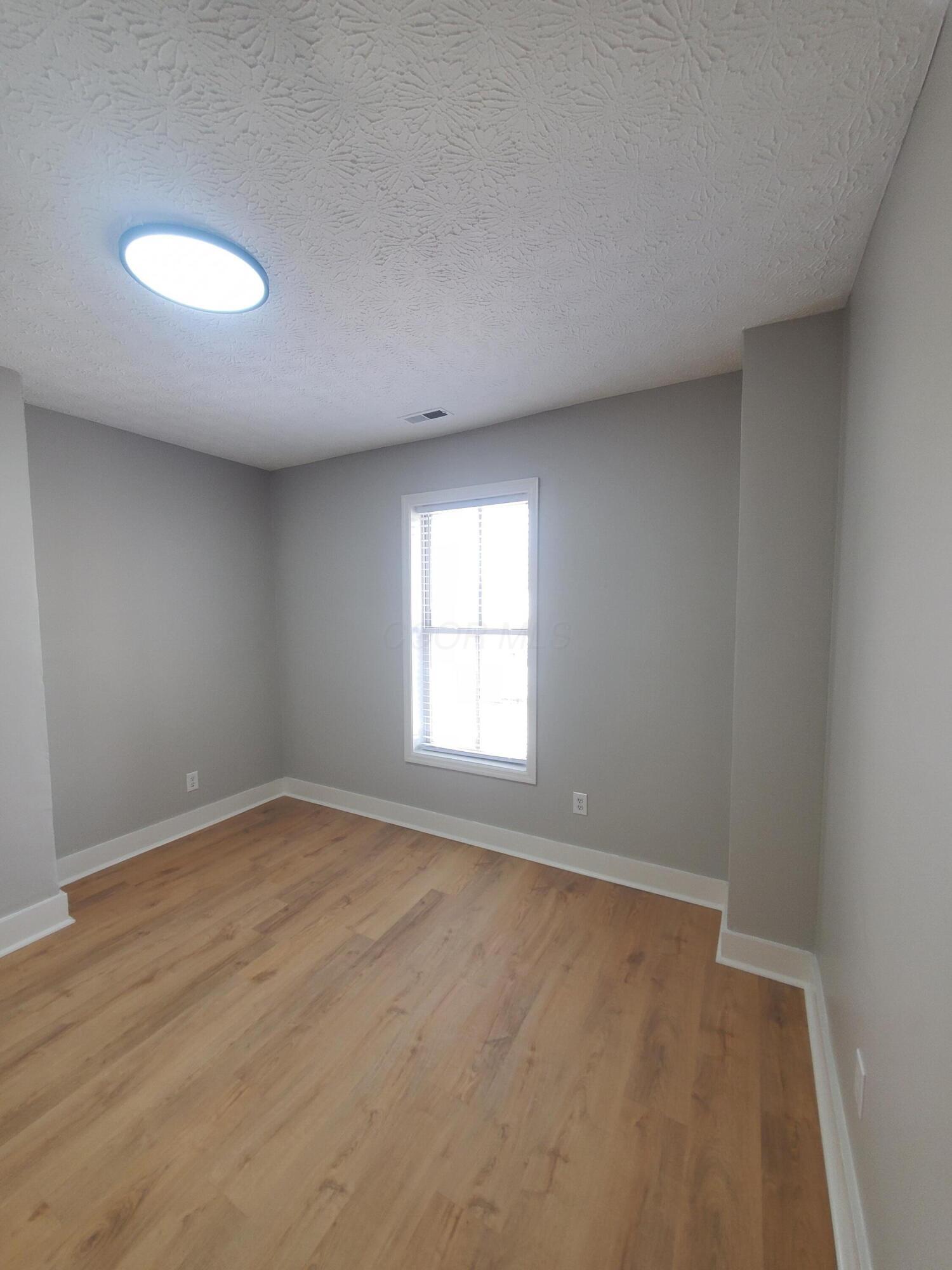 33 S Cypress Avenue Property Photo 12